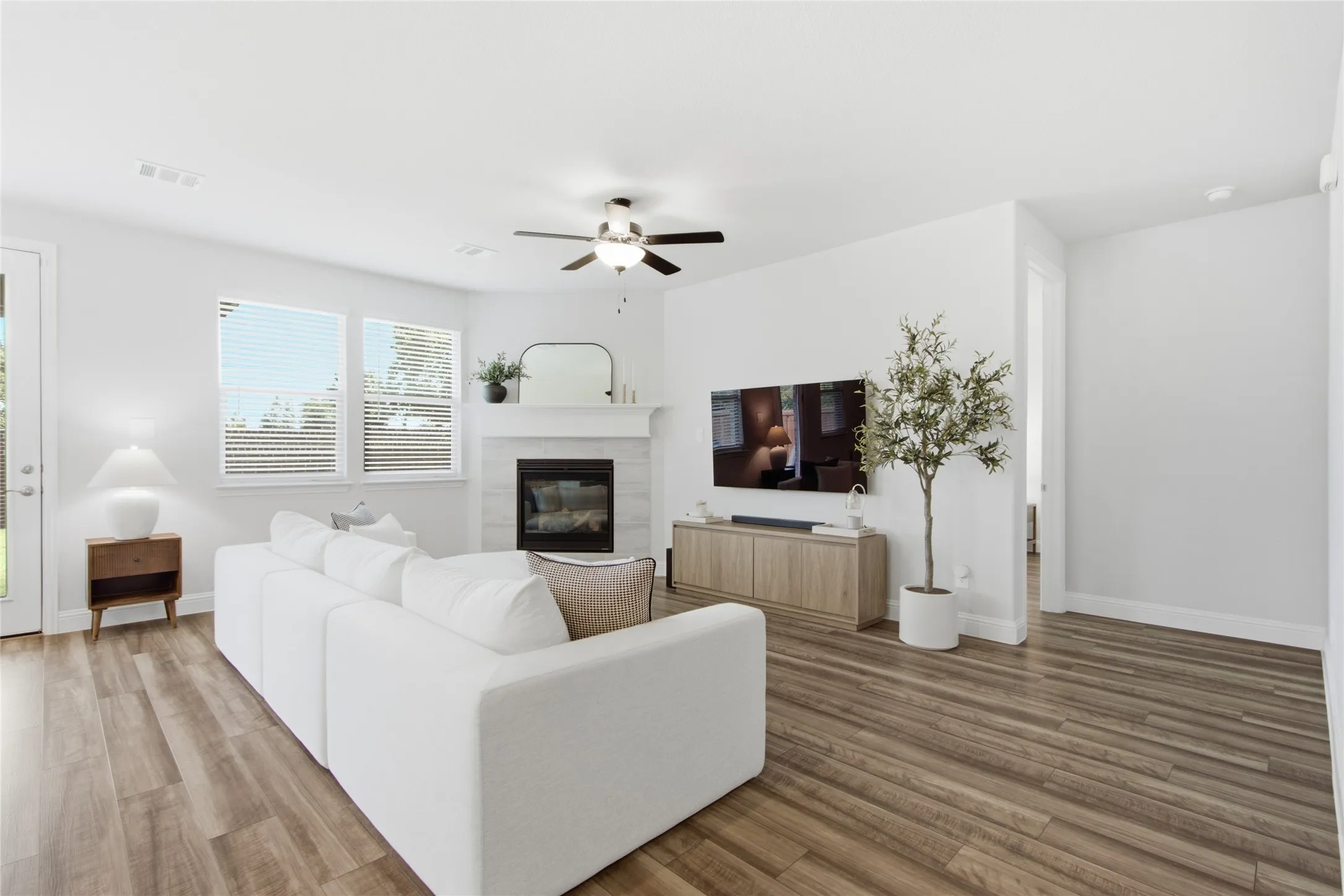 Single Family Residence For Sale in Denton County , 2724 Acadia Drive, Corinth, Texas 76210, 4 Bedroom, 3 Bathroom, 2 Garage spaces, 2,077 Sqft, built in 2023, mls#21340415, Real Estate Agent in Corinth, Homes For Sale in Denton county, Homes For Sale in Corinth, Realtor in Corinth Texas, Real Estate Brokerage Independent Realty Texas, Luminita Cordes Realtor