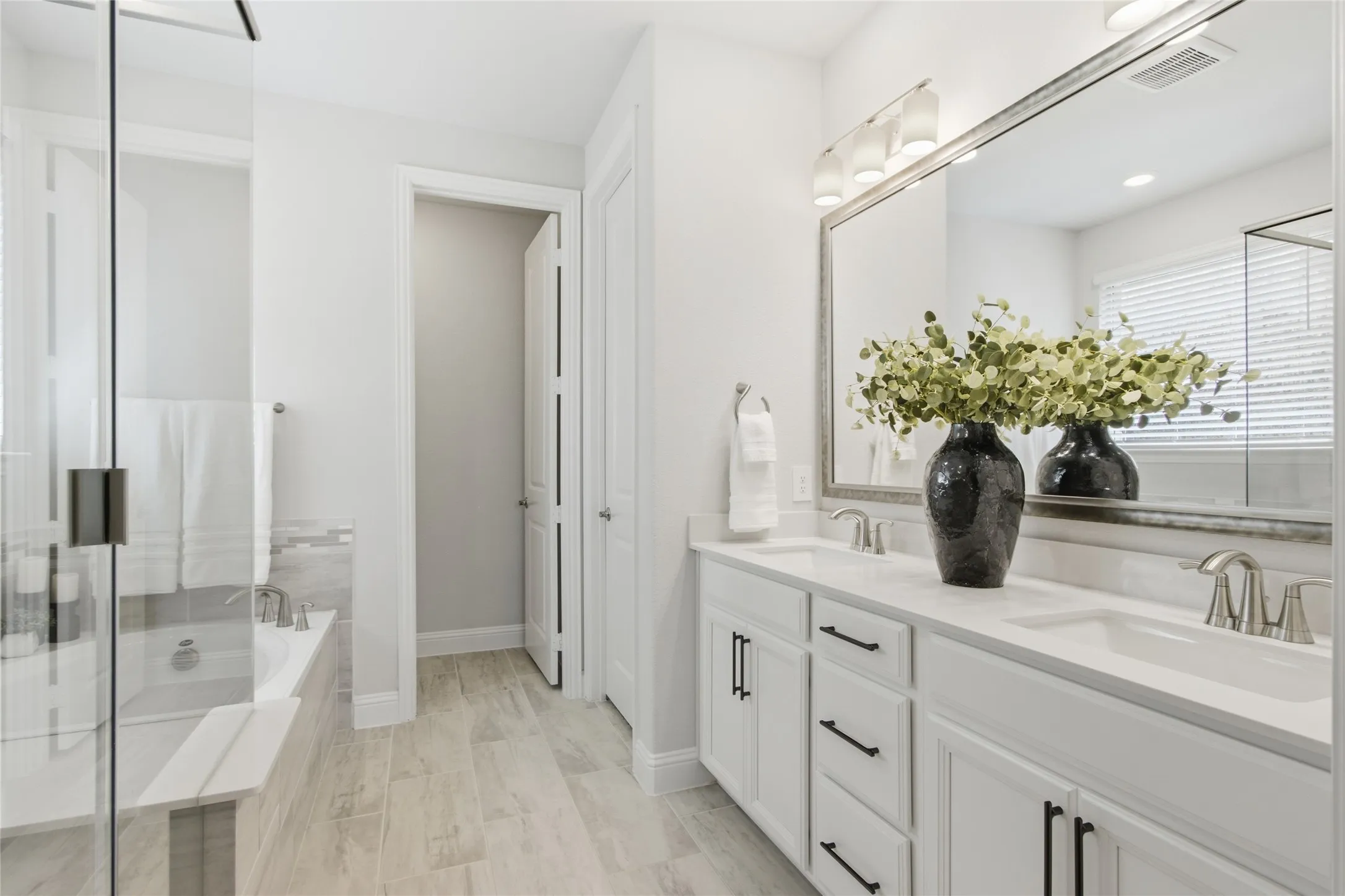 Single Family Residence For Sale in Denton County , 2724 Acadia Drive, Corinth, Texas 76210, 4 Bedroom, 3 Bathroom, 2 Garage spaces, 2,077 Sqft, built in 2023, mls#21340415, Real Estate Agent in Corinth, Homes For Sale in Denton county, Homes For Sale in Corinth, Realtor in Corinth Texas, Real Estate Brokerage Independent Realty Texas, Luminita Cordes Realtor