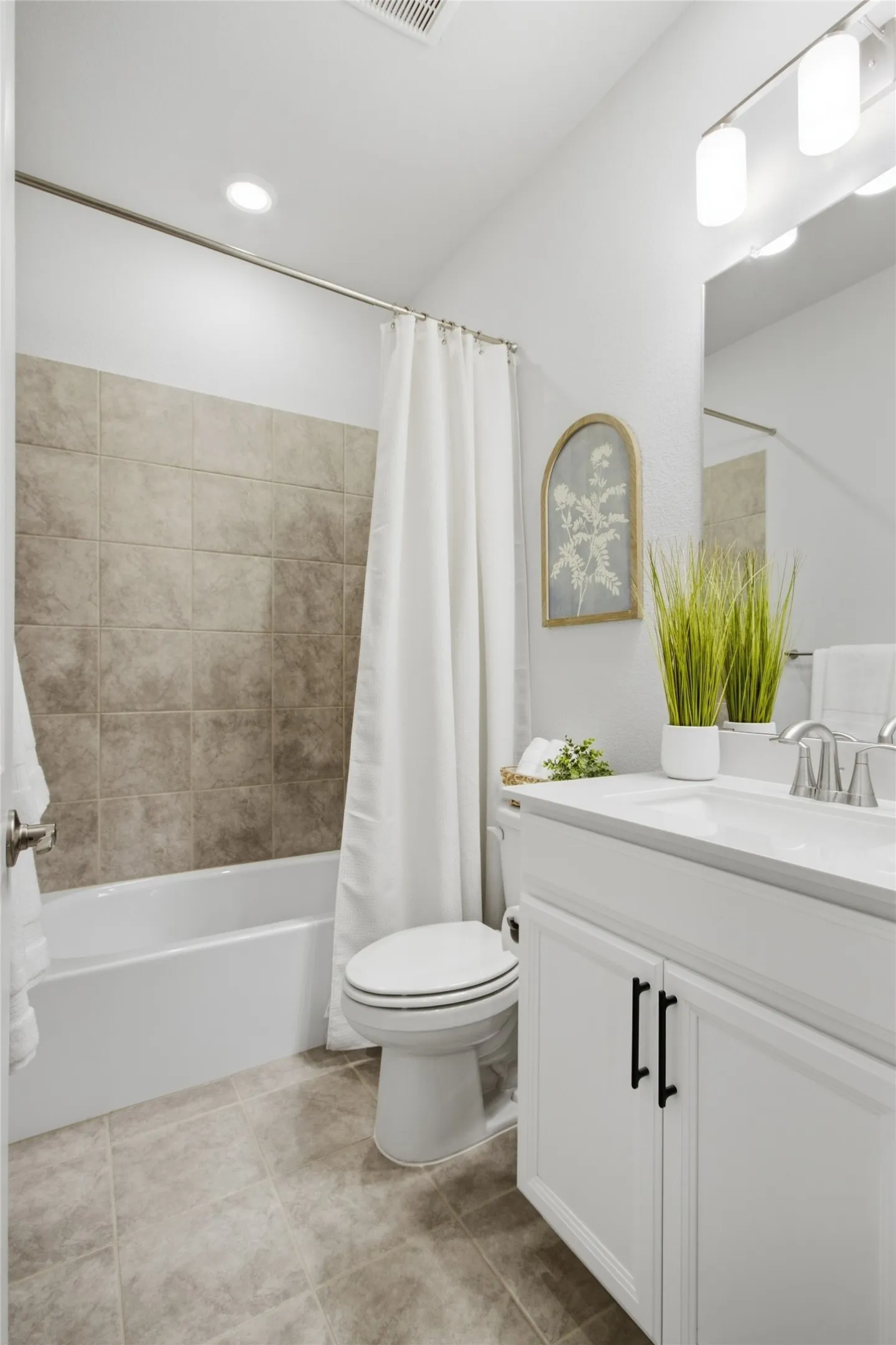Single Family Residence For Sale in Denton County , 2724 Acadia Drive, Corinth, Texas 76210, 4 Bedroom, 3 Bathroom, 2 Garage spaces, 2,077 Sqft, built in 2023, mls#21340415, Real Estate Agent in Corinth, Homes For Sale in Denton county, Homes For Sale in Corinth, Realtor in Corinth Texas, Real Estate Brokerage Independent Realty Texas, Luminita Cordes Realtor