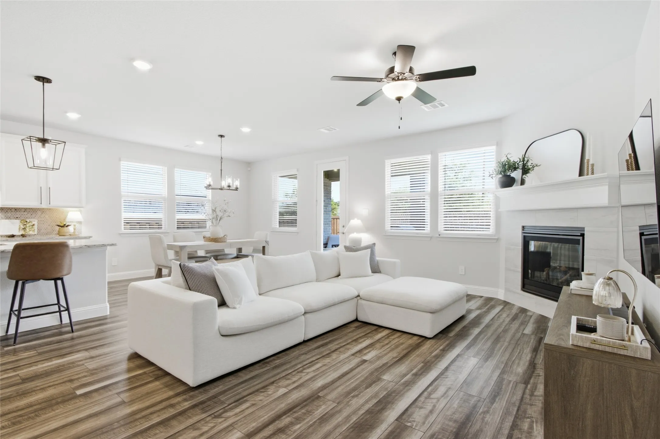 Single Family Residence For Sale in Denton County , 2724 Acadia Drive, Corinth, Texas 76210, 4 Bedroom, 3 Bathroom, 2 Garage spaces, 2,077 Sqft, built in 2023, mls#21340415, Real Estate Agent in Corinth, Homes For Sale in Denton county, Homes For Sale in Corinth, Realtor in Corinth Texas, Real Estate Brokerage Independent Realty Texas, Luminita Cordes Realtor