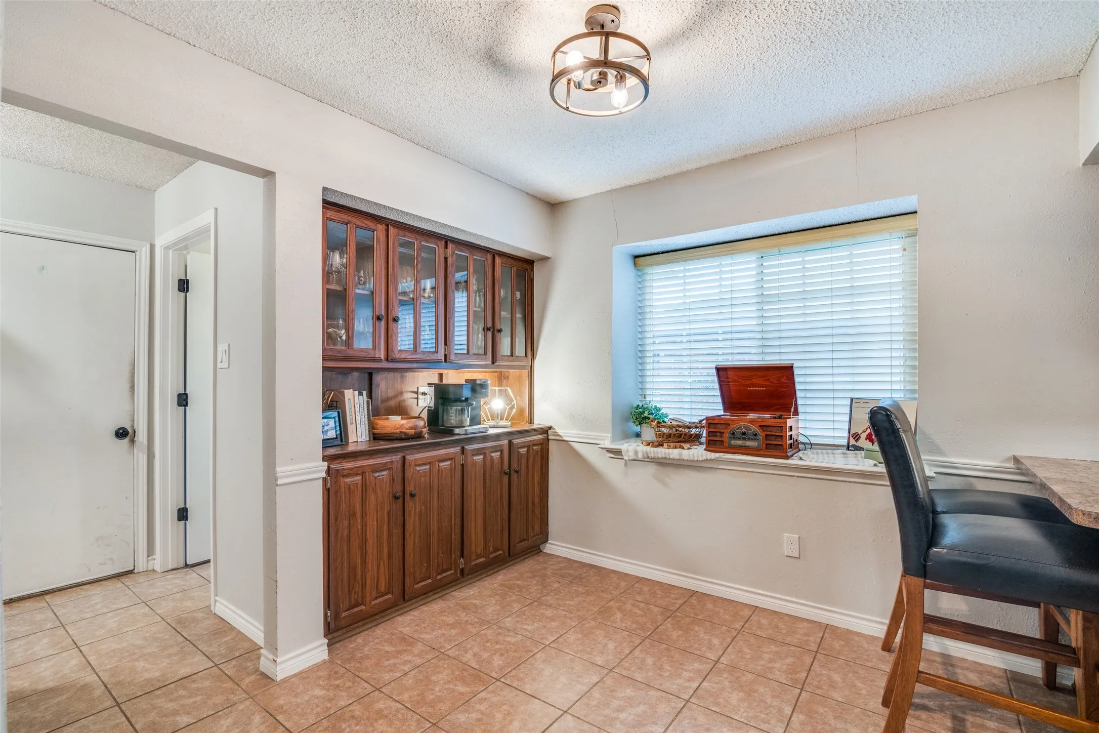 Single Family Residence For Sale in Collin County , 708 Stoneybrook Drive, Wylie, Texas 75098, 3 Bedroom, 2 Bathroom, 2 Garage spaces, 1,700 Sqft, built in 1986, mls#21340465, Real Estate Agent in Wylie, Homes For Sale in Collin county, Homes For Sale in Wylie, Realtor in Wylie Texas, Real Estate Brokerage Independent Realty Texas, Luminita Cordes Realtor