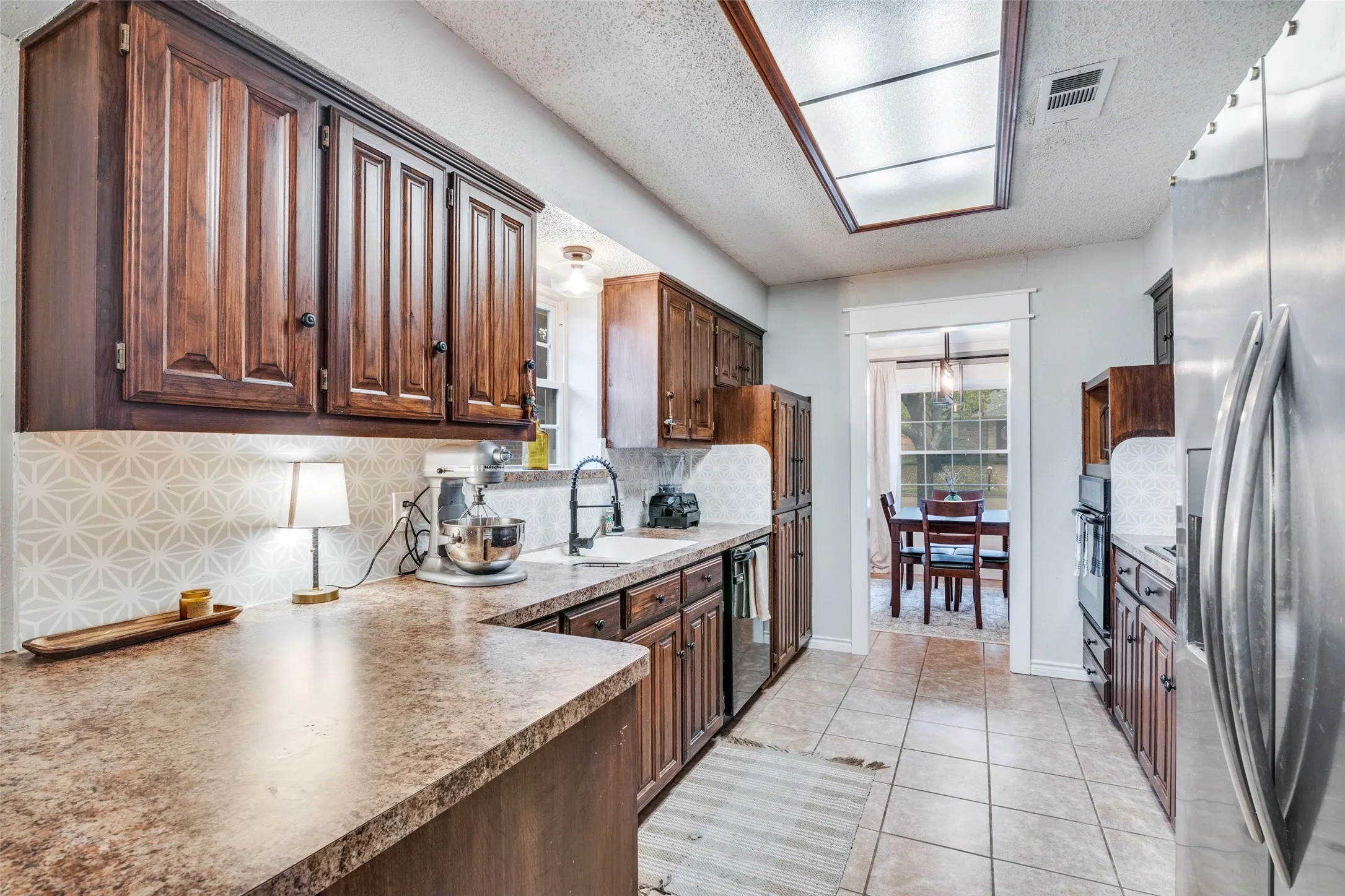 Single Family Residence For Sale in Collin County , 708 Stoneybrook Drive, Wylie, Texas 75098, 3 Bedroom, 2 Bathroom, 2 Garage spaces, 1,700 Sqft, built in 1986, mls#21340465, Real Estate Agent in Wylie, Homes For Sale in Collin county, Homes For Sale in Wylie, Realtor in Wylie Texas, Real Estate Brokerage Independent Realty Texas, Luminita Cordes Realtor