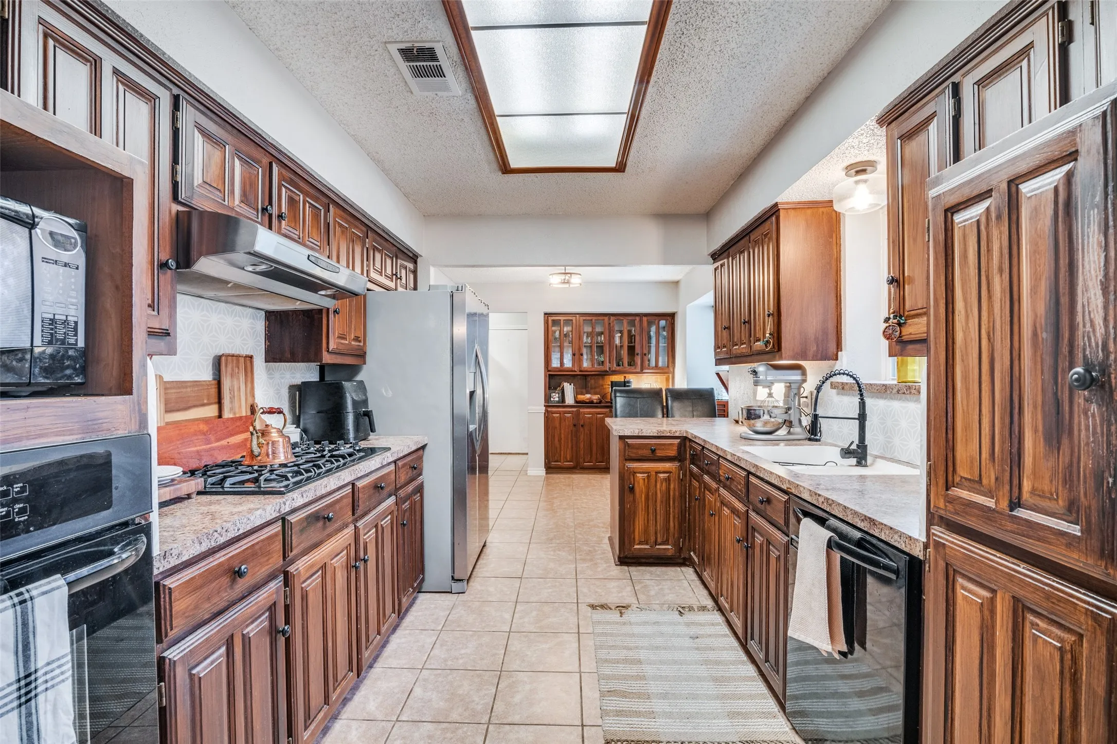Single Family Residence For Sale in Collin County , 708 Stoneybrook Drive, Wylie, Texas 75098, 3 Bedroom, 2 Bathroom, 2 Garage spaces, 1,700 Sqft, built in 1986, mls#21340465, Real Estate Agent in Wylie, Homes For Sale in Collin county, Homes For Sale in Wylie, Realtor in Wylie Texas, Real Estate Brokerage Independent Realty Texas, Luminita Cordes Realtor