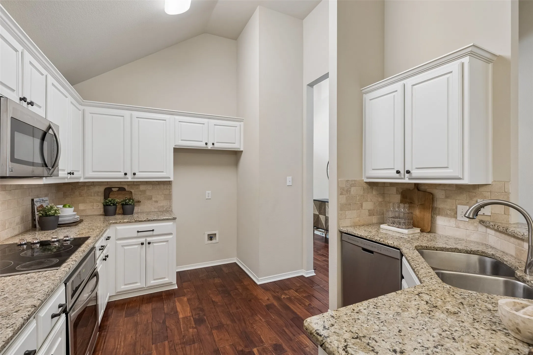 Single Family Residence For Sale in Collin County , 4182 Midrose Trail, Dallas, Texas 75287, 3 Bedroom, 2 Bathroom, 2 Garage spaces, 1,739 Sqft, built in 1997, mls#21333131, Real Estate Agent in Dallas, Homes For Sale in Collin county, Homes For Sale in Dallas, Realtor in Dallas Texas, Real Estate Brokerage Independent Realty Texas, Luminita Cordes Realtor