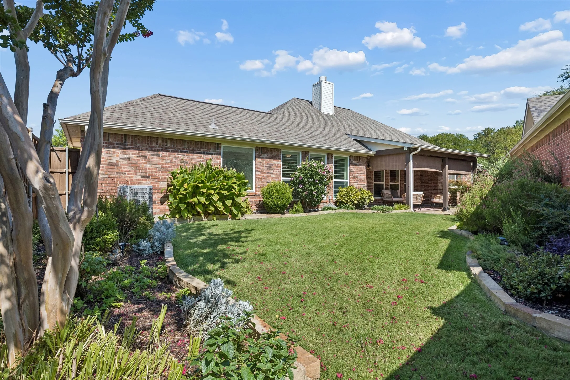 Single Family Residence For Sale in Collin County , 4182 Midrose Trail, Dallas, Texas 75287, 3 Bedroom, 2 Bathroom, 2 Garage spaces, 1,739 Sqft, built in 1997, mls#21333131, Real Estate Agent in Dallas, Homes For Sale in Collin county, Homes For Sale in Dallas, Realtor in Dallas Texas, Real Estate Brokerage Independent Realty Texas, Luminita Cordes Realtor