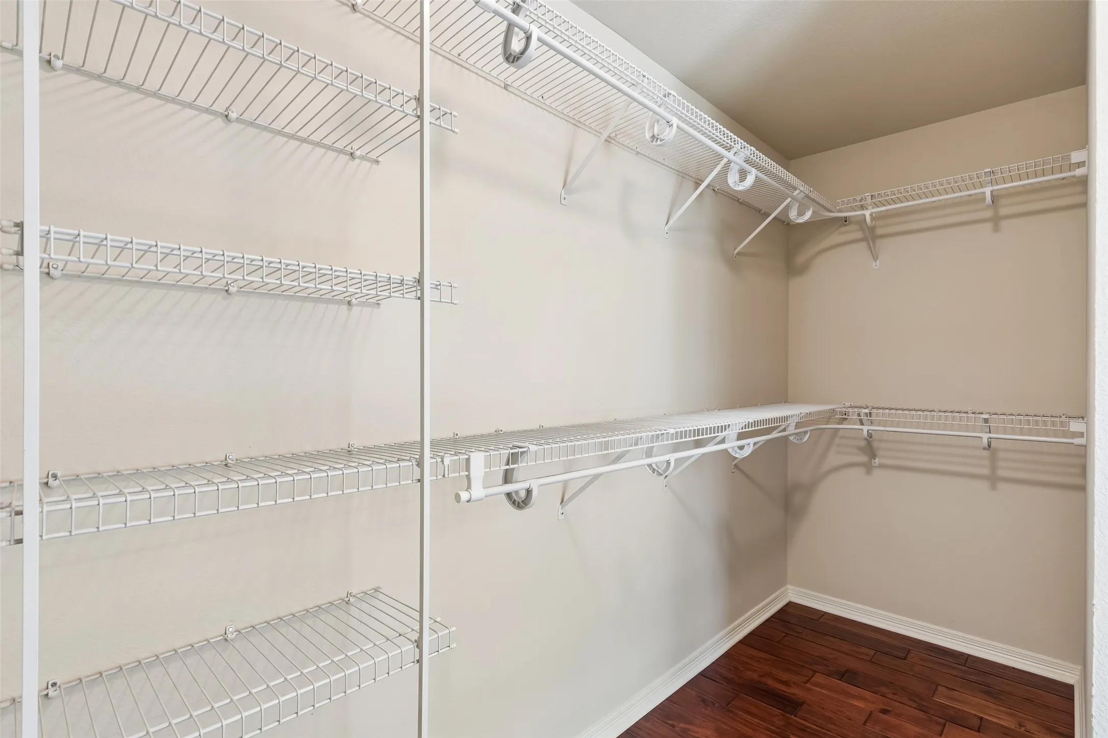 Single Family Residence For Sale in Collin County , 4182 Midrose Trail, Dallas, Texas 75287, 3 Bedroom, 2 Bathroom, 2 Garage spaces, 1,739 Sqft, built in 1997, mls#21333131, Real Estate Agent in Dallas, Homes For Sale in Collin county, Homes For Sale in Dallas, Realtor in Dallas Texas, Real Estate Brokerage Independent Realty Texas, Luminita Cordes Realtor