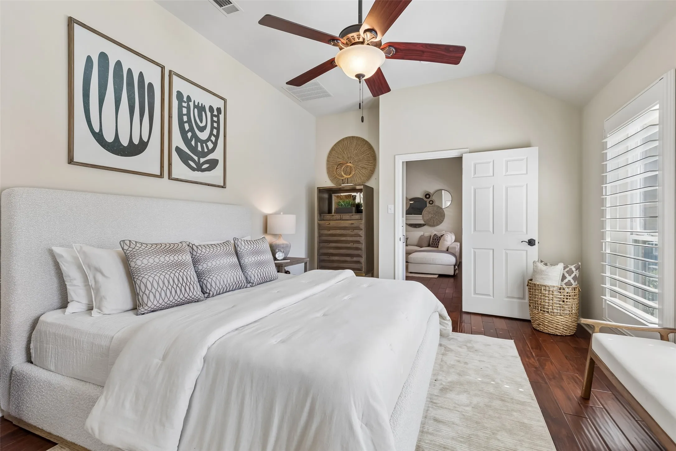 Single Family Residence For Sale in Collin County , 4182 Midrose Trail, Dallas, Texas 75287, 3 Bedroom, 2 Bathroom, 2 Garage spaces, 1,739 Sqft, built in 1997, mls#21333131, Real Estate Agent in Dallas, Homes For Sale in Collin county, Homes For Sale in Dallas, Realtor in Dallas Texas, Real Estate Brokerage Independent Realty Texas, Luminita Cordes Realtor