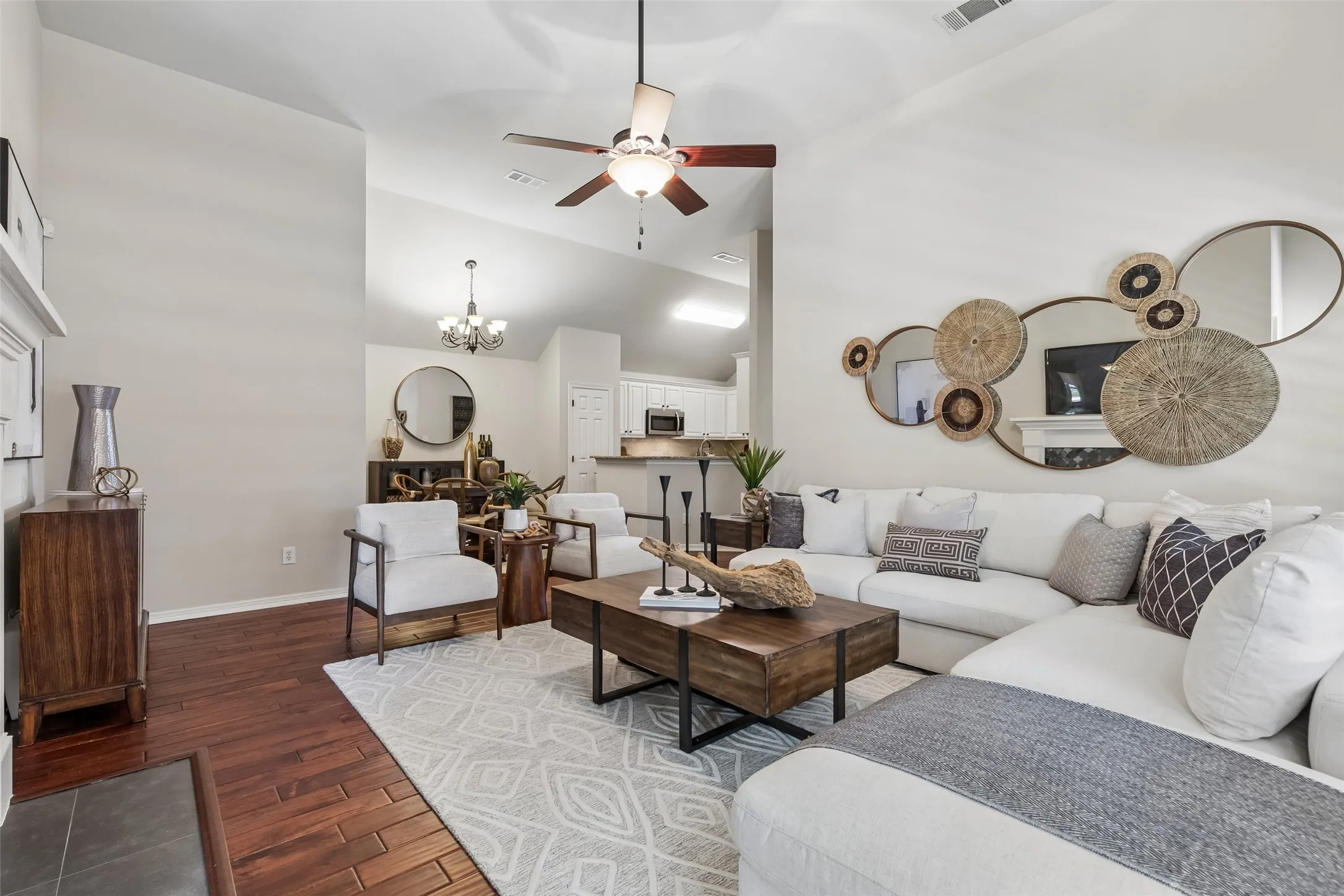 Single Family Residence For Sale in Collin County , 4182 Midrose Trail, Dallas, Texas 75287, 3 Bedroom, 2 Bathroom, 2 Garage spaces, 1,739 Sqft, built in 1997, mls#21333131, Real Estate Agent in Dallas, Homes For Sale in Collin county, Homes For Sale in Dallas, Realtor in Dallas Texas, Real Estate Brokerage Independent Realty Texas, Luminita Cordes Realtor
