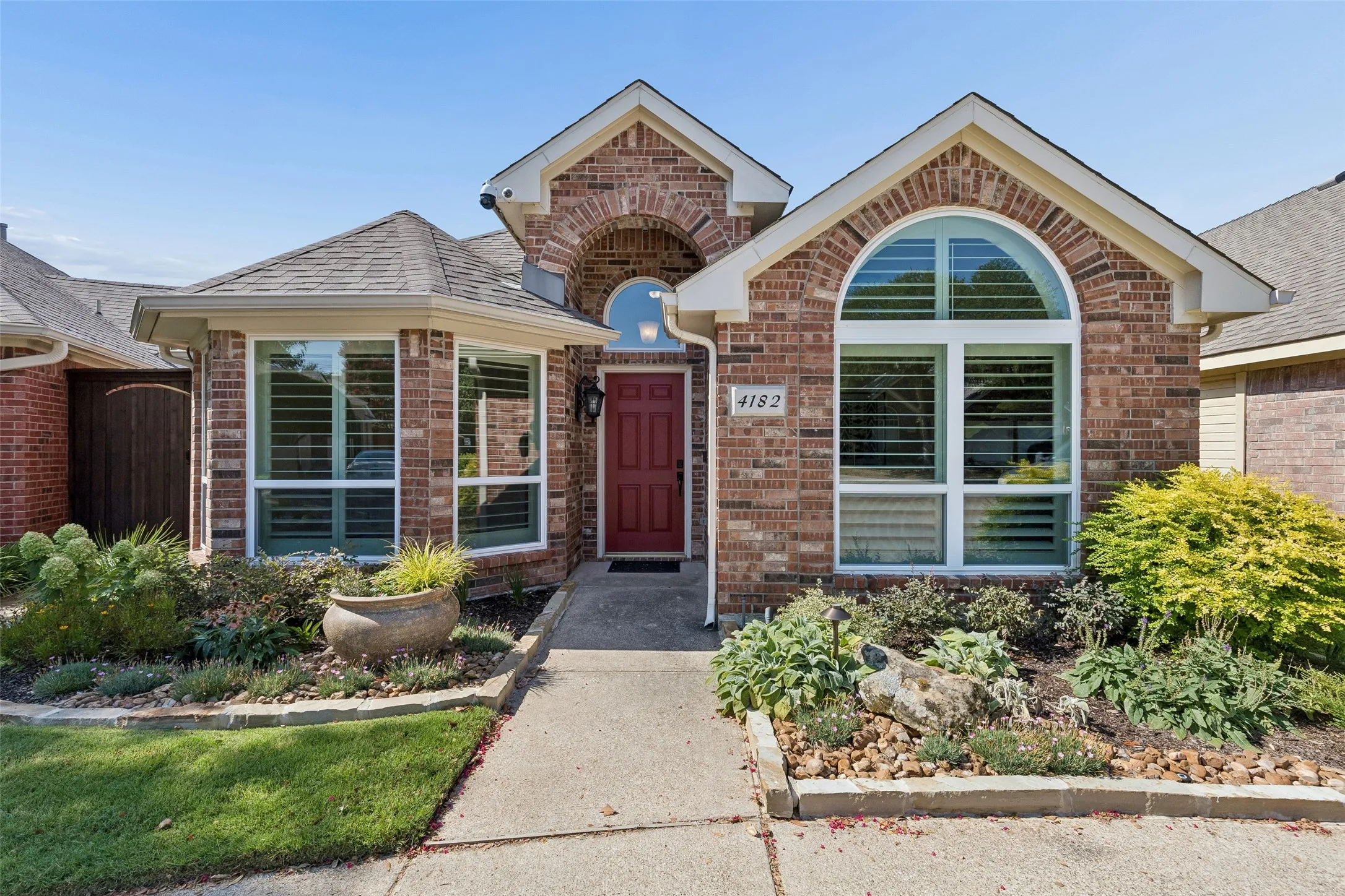 Single Family Residence For Sale in Collin County , 4182 Midrose Trail, Dallas, Texas 75287, 3 Bedroom, 2 Bathroom, 2 Garage spaces, 1,739 Sqft, built in 1997, mls#21333131, Real Estate Agent in Dallas, Homes For Sale in Collin county, Homes For Sale in Dallas, Realtor in Dallas Texas, Real Estate Brokerage Independent Realty Texas, Luminita Cordes Realtor