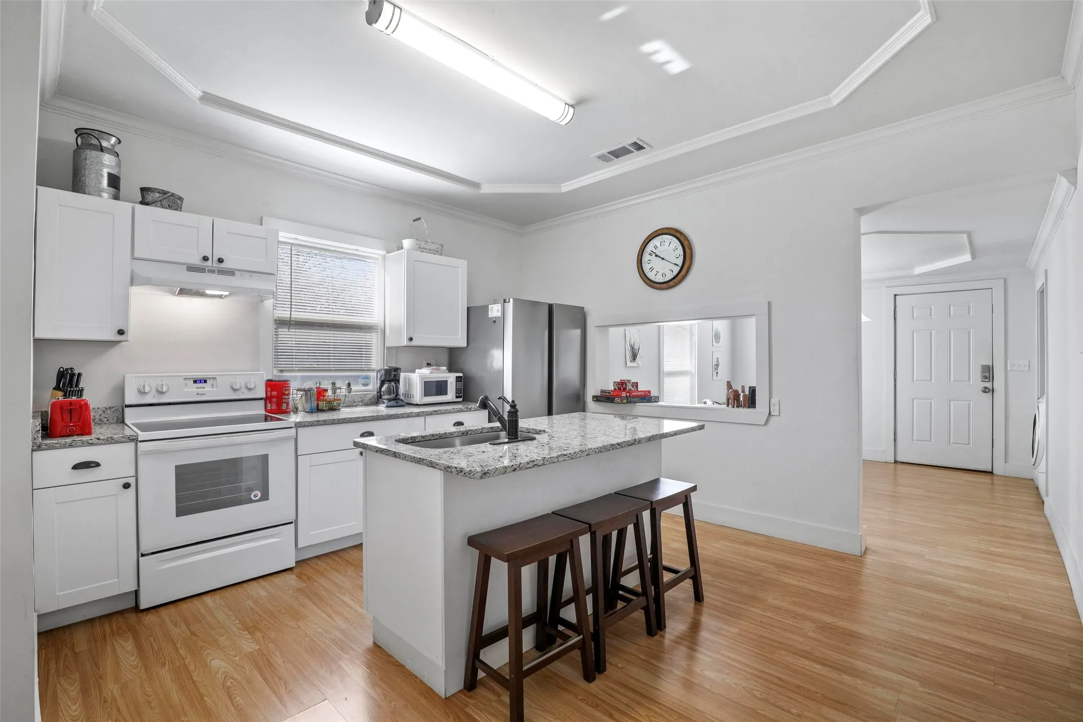 Single Family Residence For Sale in Tarrant County , 1501 Lagonda Avenue, Fort Worth, Texas 76164, 3 Bedroom, 2 Bathroom, Garage spaces, 1,373 Sqft, built in 1910, mls#21340472, Real Estate Agent in Fort Worth, Homes For Sale in Tarrant county, Homes For Sale in Fort Worth, Realtor in Fort Worth Texas, Real Estate Brokerage Independent Realty Texas, Luminita Cordes Realtor