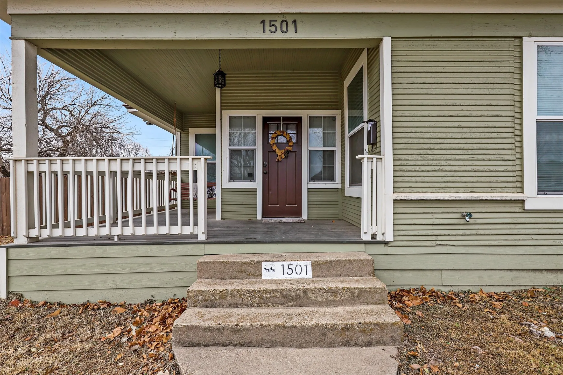 Single Family Residence For Sale in Tarrant County , 1501 Lagonda Avenue, Fort Worth, Texas 76164, 3 Bedroom, 2 Bathroom, Garage spaces, 1,373 Sqft, built in 1910, mls#21340472, Real Estate Agent in Fort Worth, Homes For Sale in Tarrant county, Homes For Sale in Fort Worth, Realtor in Fort Worth Texas, Real Estate Brokerage Independent Realty Texas, Luminita Cordes Realtor