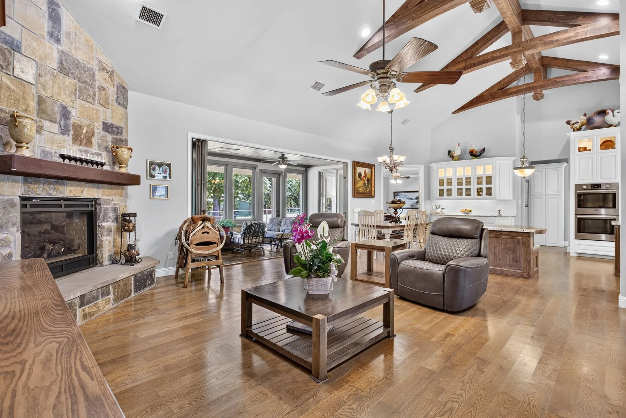 Single Family Residence For Sale in Johnson County , 3012 County Road 919, Burleson, Texas 76028, 4 Bedrooms, 2 Bathrooms, 2 Garage spaces, 3,085 Sqft, built in 2017, Price $1,100,000, mls#21338073, Real Estate Agent in Burleson, Homes For Sale in Johnson county, Homes For Sale in Burleson, Realtor in Burleson Texas, Real Estate Brokerage Independent Realty Texas, Luminita Cordes Realtor