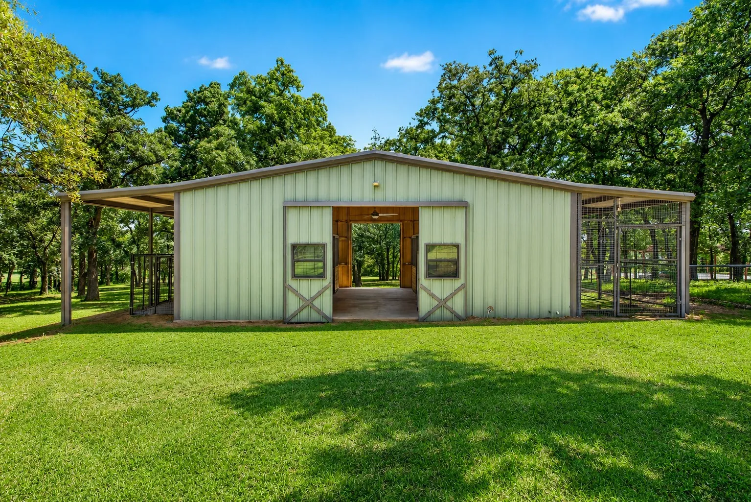 Single Family Residence For Sale in Johnson County , 3012 County Road 919, Burleson, Texas 76028, 4 Bedrooms, 2 Bathrooms, 2 Garage spaces, 3,085 Sqft, built in 2017, Price $1,100,000, mls#21338073, Real Estate Agent in Burleson, Homes For Sale in Johnson county, Homes For Sale in Burleson, Realtor in Burleson Texas, Real Estate Brokerage Independent Realty Texas, Luminita Cordes Realtor