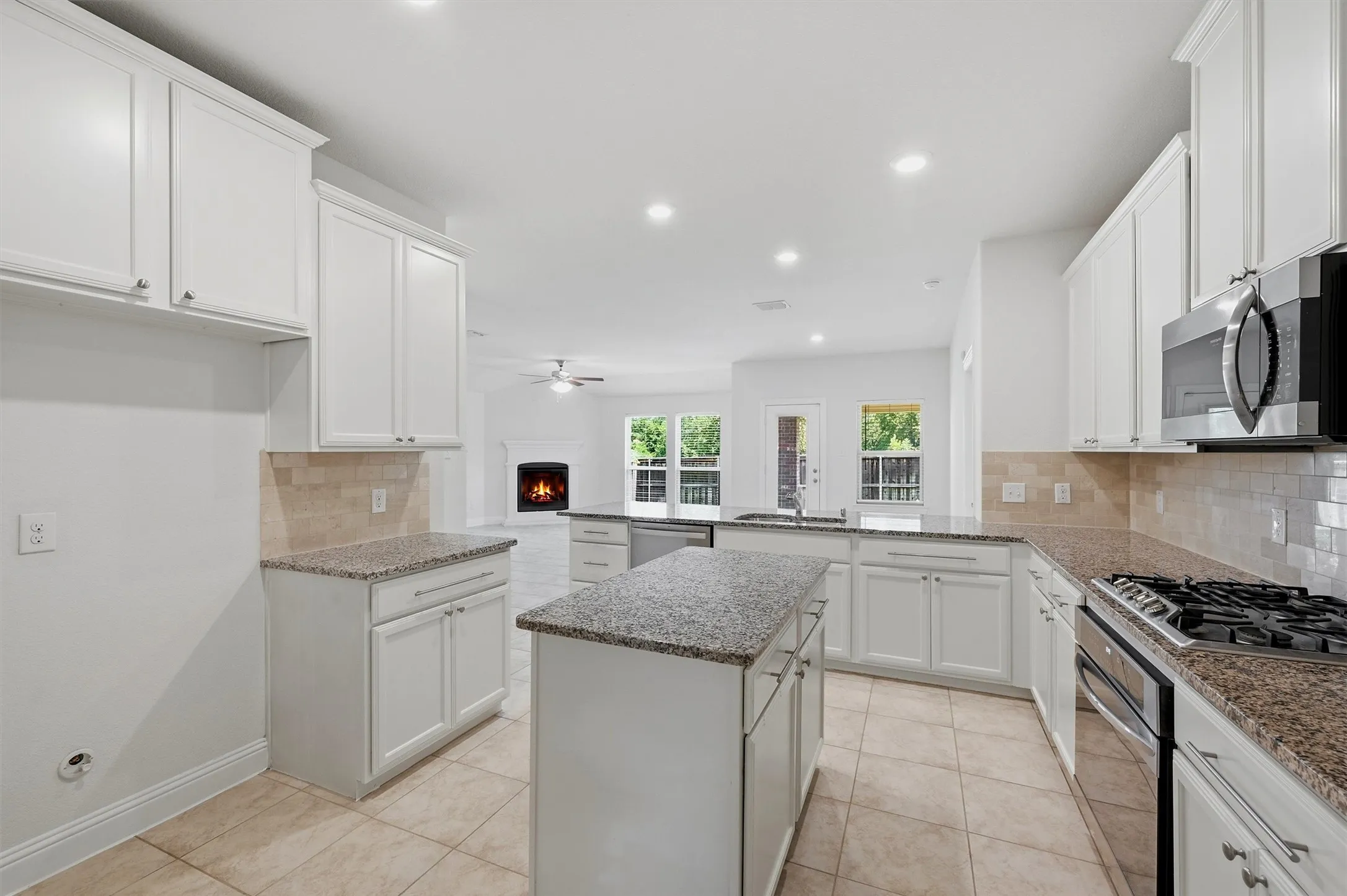 Single Family Residence For Sale in Collin County , 1217 Gibson Drive, Melissa, Texas 75454, 3 Bedroom, 2 Bathroom, 2 Garage spaces, 1,873 Sqft, built in 2019, mls#21339453, Real Estate Agent in Melissa, Homes For Sale in Collin county, Homes For Sale in Melissa, Realtor in Melissa Texas, Real Estate Brokerage Independent Realty Texas, Luminita Cordes Realtor