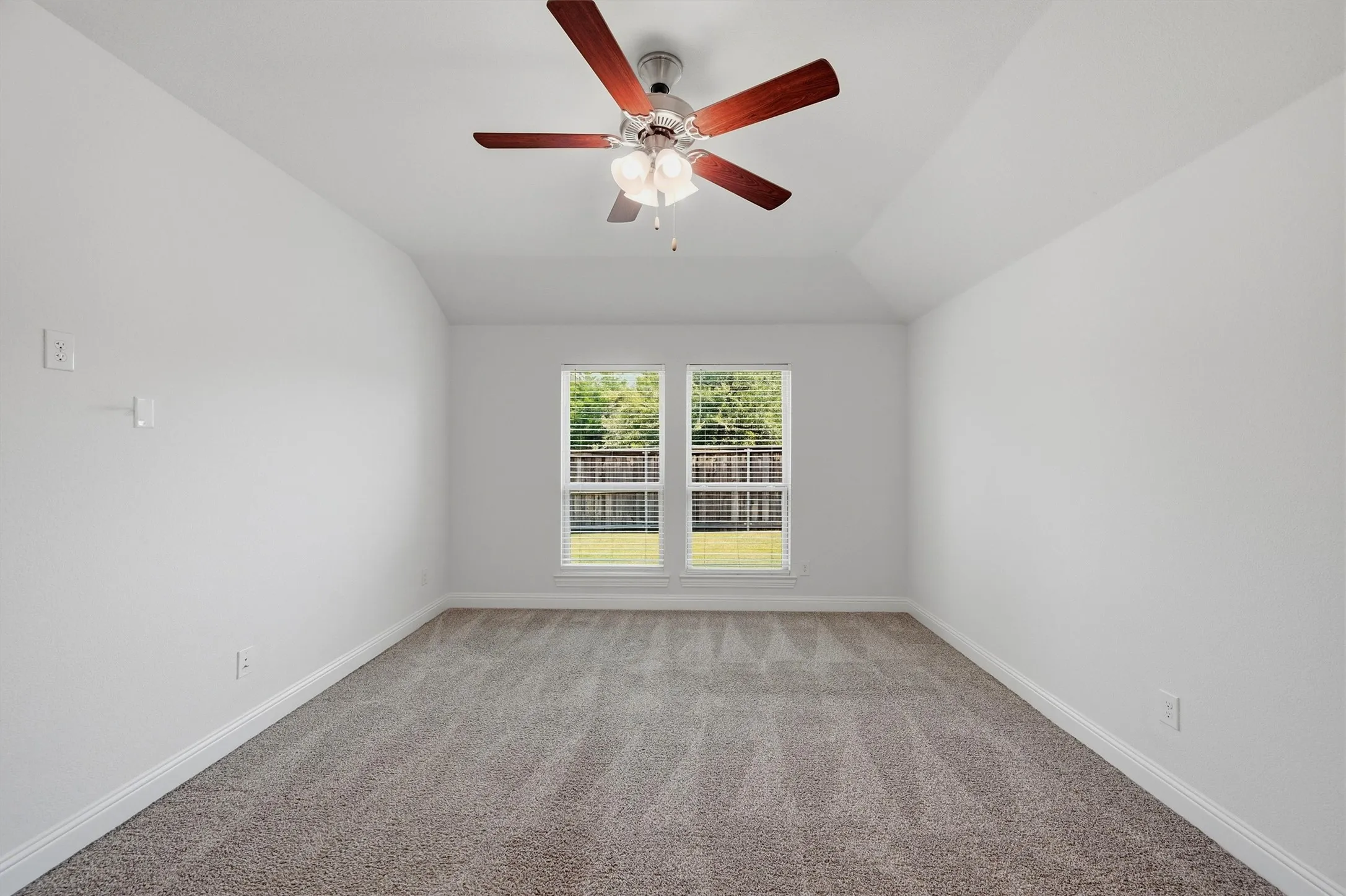 Single Family Residence For Sale in Collin County , 1217 Gibson Drive, Melissa, Texas 75454, 3 Bedroom, 2 Bathroom, 2 Garage spaces, 1,873 Sqft, built in 2019, mls#21339453, Real Estate Agent in Melissa, Homes For Sale in Collin county, Homes For Sale in Melissa, Realtor in Melissa Texas, Real Estate Brokerage Independent Realty Texas, Luminita Cordes Realtor