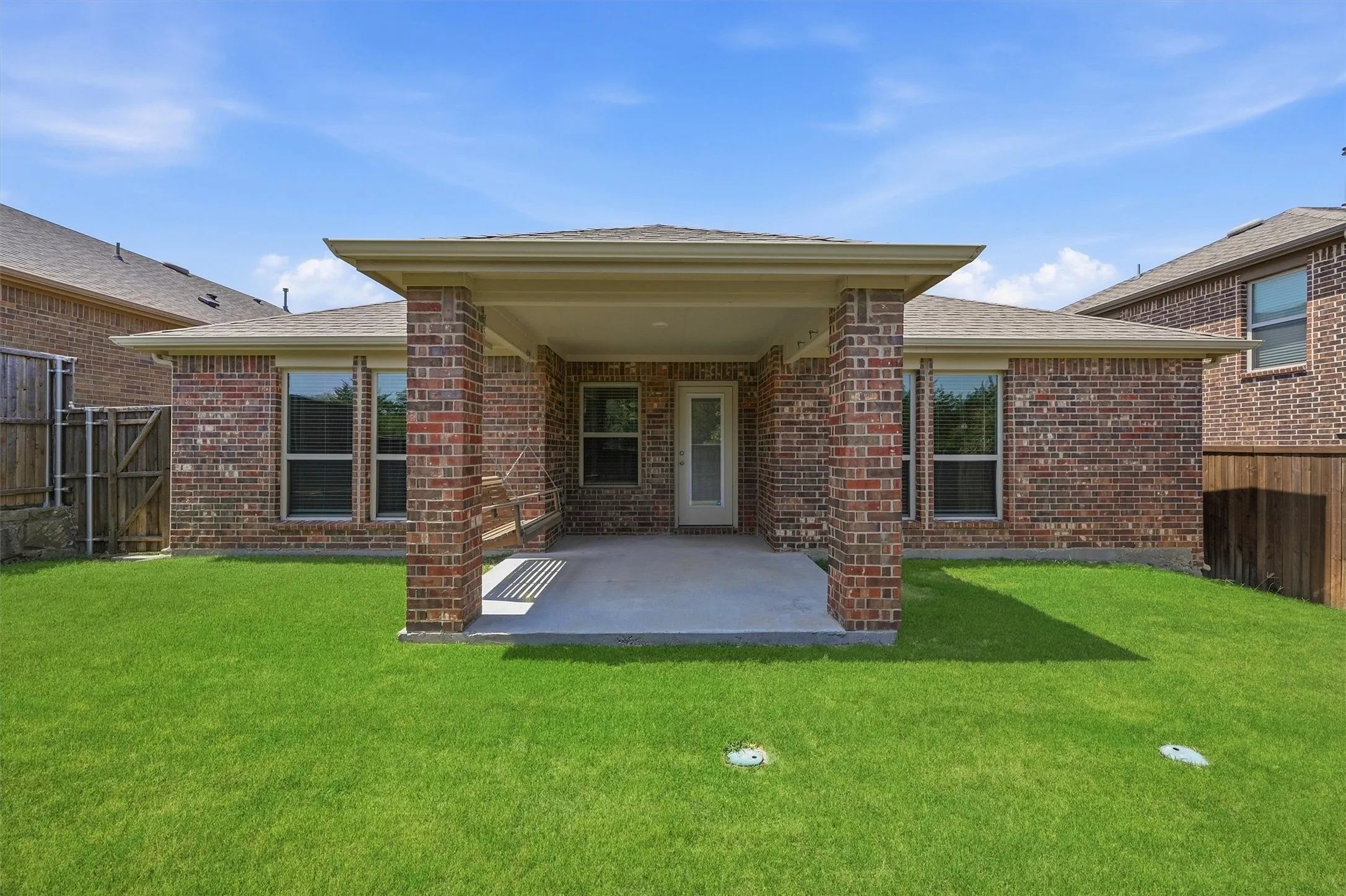 Single Family Residence For Sale in Collin County , 1217 Gibson Drive, Melissa, Texas 75454, 3 Bedroom, 2 Bathroom, 2 Garage spaces, 1,873 Sqft, built in 2019, mls#21339453, Real Estate Agent in Melissa, Homes For Sale in Collin county, Homes For Sale in Melissa, Realtor in Melissa Texas, Real Estate Brokerage Independent Realty Texas, Luminita Cordes Realtor