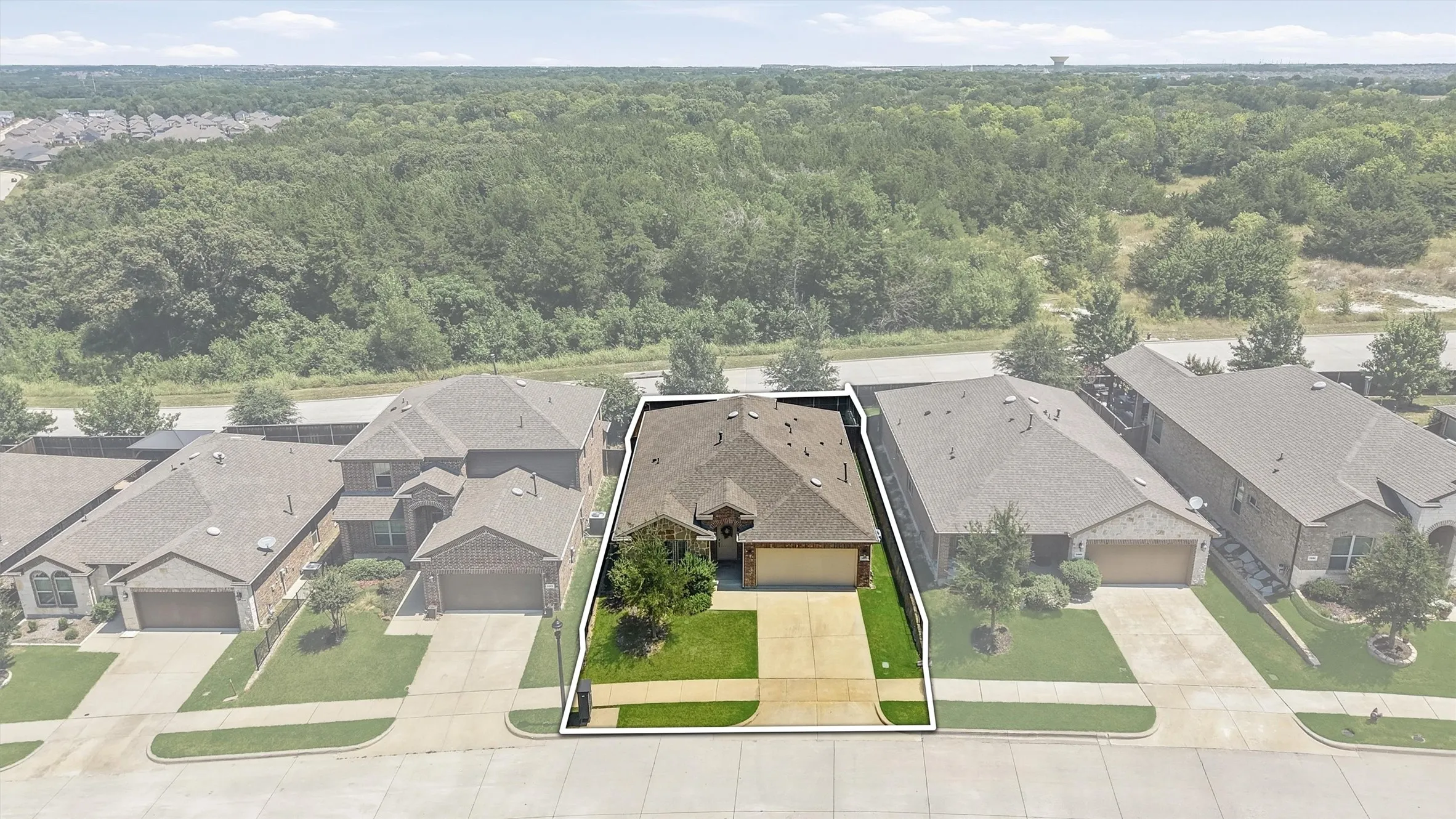 Single Family Residence For Sale in Collin County , 1217 Gibson Drive, Melissa, Texas 75454, 3 Bedroom, 2 Bathroom, 2 Garage spaces, 1,873 Sqft, built in 2019, mls#21339453, Real Estate Agent in Melissa, Homes For Sale in Collin county, Homes For Sale in Melissa, Realtor in Melissa Texas, Real Estate Brokerage Independent Realty Texas, Luminita Cordes Realtor