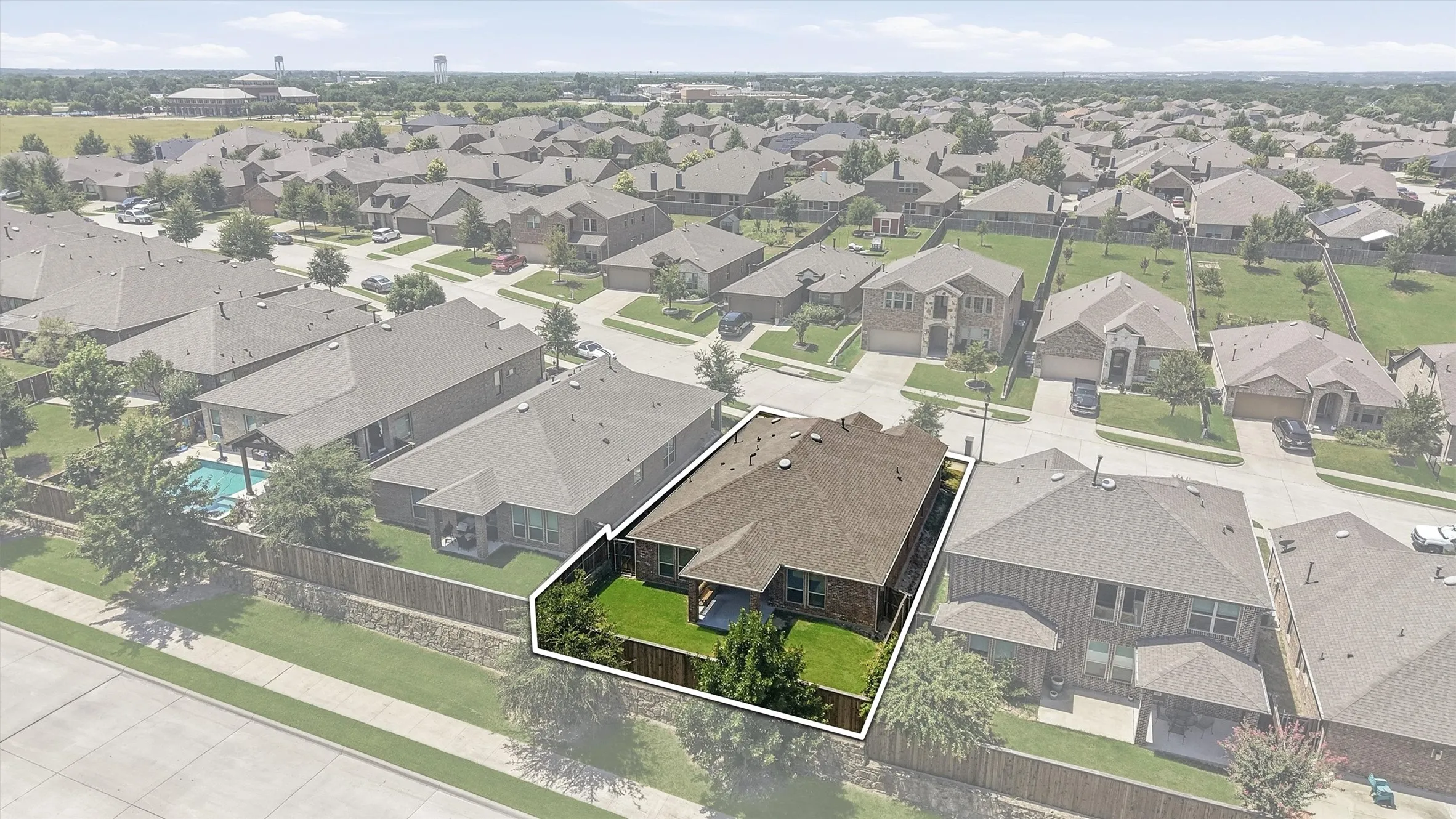 Single Family Residence For Sale in Collin County , 1217 Gibson Drive, Melissa, Texas 75454, 3 Bedroom, 2 Bathroom, 2 Garage spaces, 1,873 Sqft, built in 2019, mls#21339453, Real Estate Agent in Melissa, Homes For Sale in Collin county, Homes For Sale in Melissa, Realtor in Melissa Texas, Real Estate Brokerage Independent Realty Texas, Luminita Cordes Realtor
