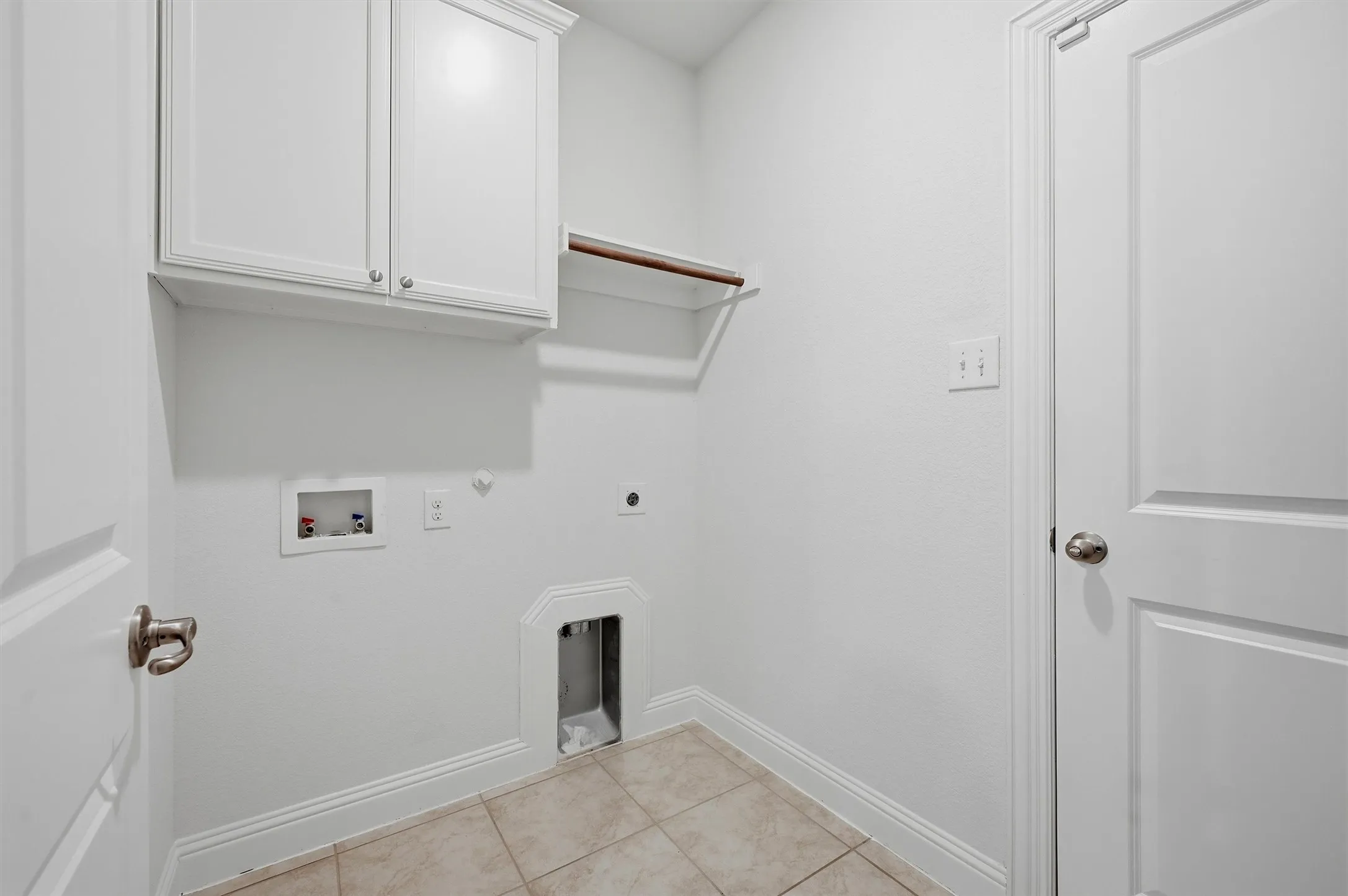Single Family Residence For Sale in Collin County , 1217 Gibson Drive, Melissa, Texas 75454, 3 Bedroom, 2 Bathroom, 2 Garage spaces, 1,873 Sqft, built in 2019, mls#21339453, Real Estate Agent in Melissa, Homes For Sale in Collin county, Homes For Sale in Melissa, Realtor in Melissa Texas, Real Estate Brokerage Independent Realty Texas, Luminita Cordes Realtor