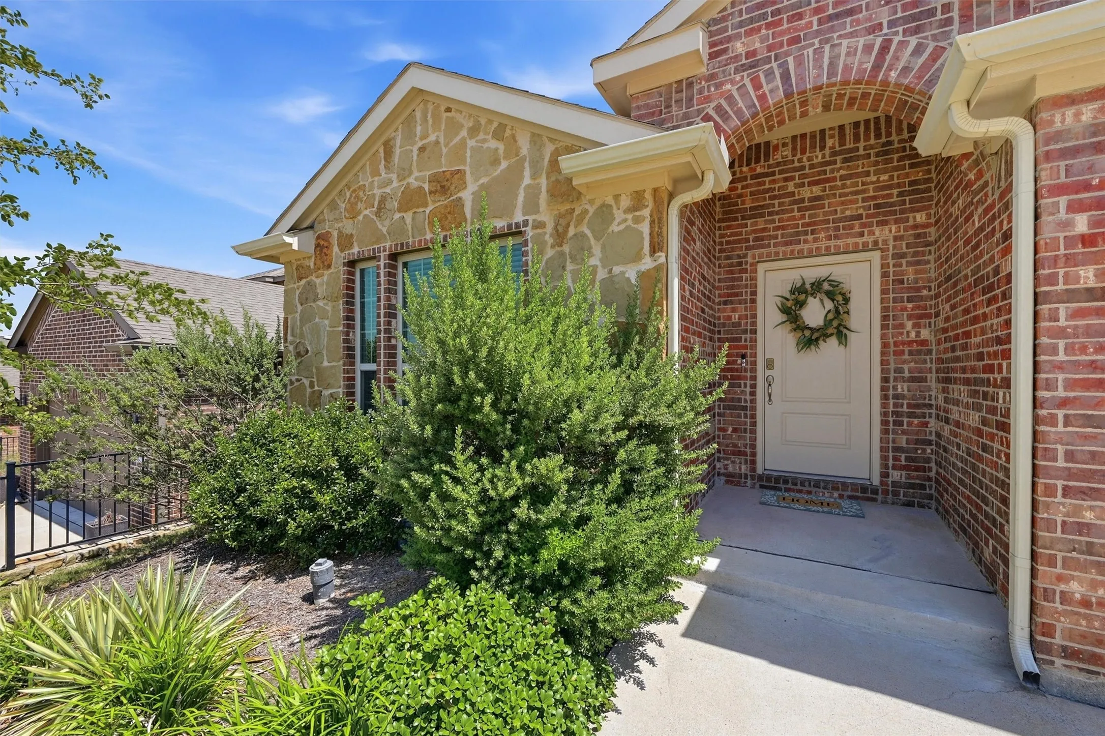 Single Family Residence For Sale in Collin County , 1217 Gibson Drive, Melissa, Texas 75454, 3 Bedroom, 2 Bathroom, 2 Garage spaces, 1,873 Sqft, built in 2019, mls#21339453, Real Estate Agent in Melissa, Homes For Sale in Collin county, Homes For Sale in Melissa, Realtor in Melissa Texas, Real Estate Brokerage Independent Realty Texas, Luminita Cordes Realtor