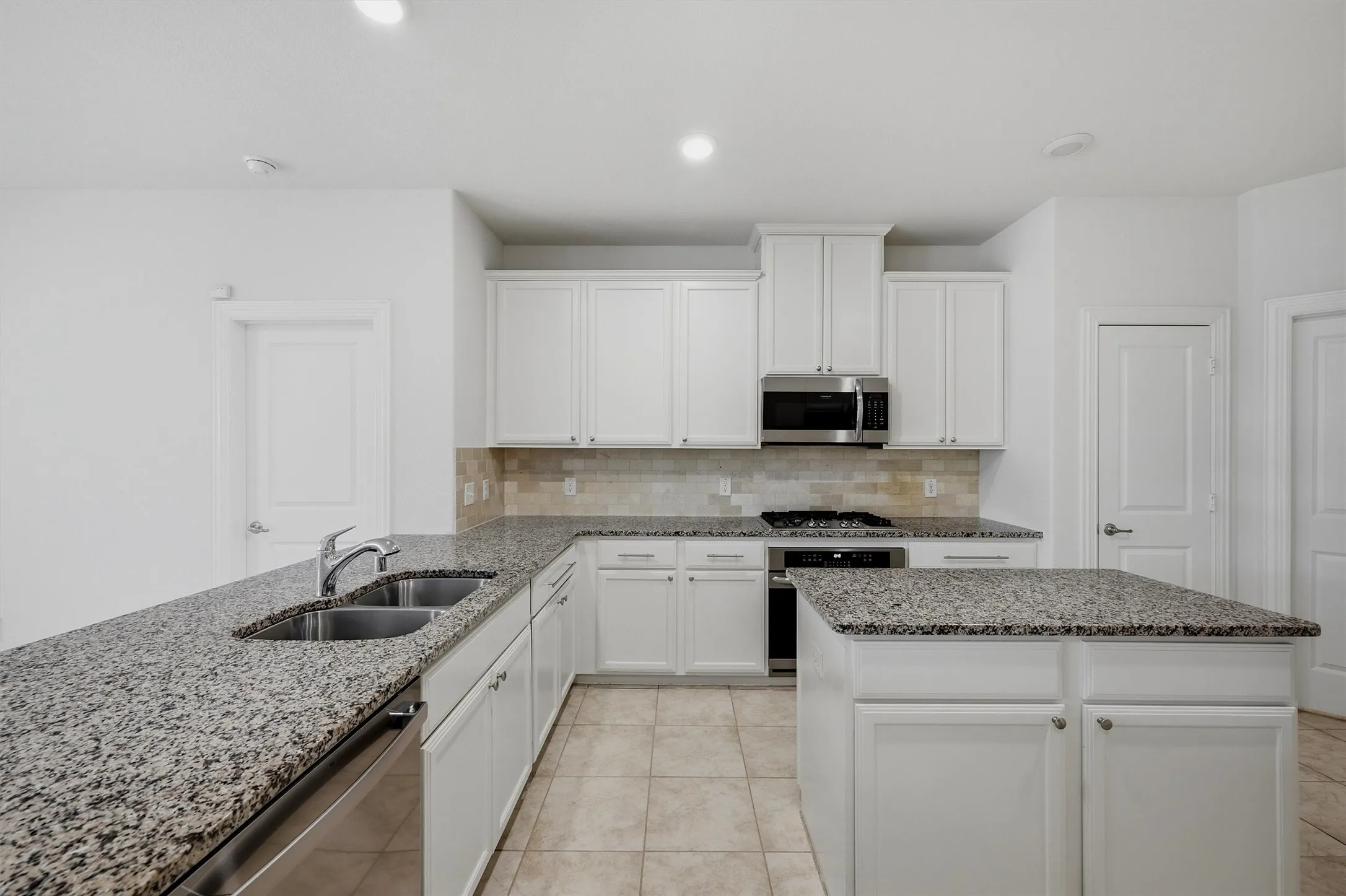 Single Family Residence For Sale in Collin County , 1217 Gibson Drive, Melissa, Texas 75454, 3 Bedroom, 2 Bathroom, 2 Garage spaces, 1,873 Sqft, built in 2019, mls#21339453, Real Estate Agent in Melissa, Homes For Sale in Collin county, Homes For Sale in Melissa, Realtor in Melissa Texas, Real Estate Brokerage Independent Realty Texas, Luminita Cordes Realtor