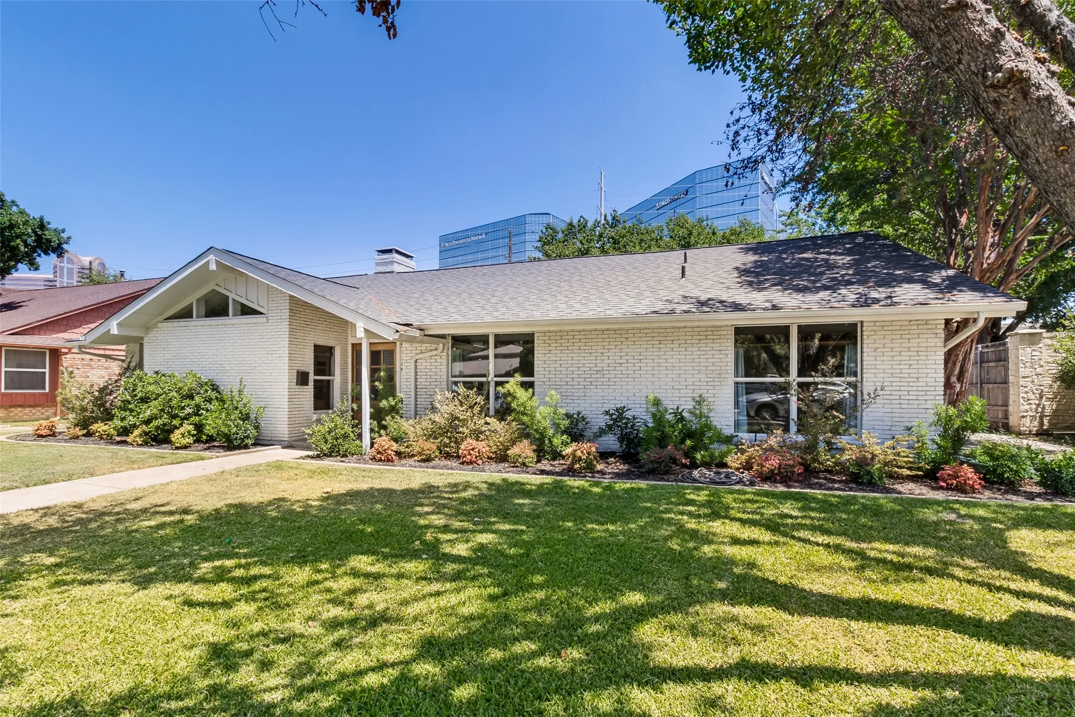 Single Family Residence For Sale in Dallas County , 5129 Mill Run Road, Dallas, Texas 75244, 3 Bedroom, 3 Bathroom, 2 Garage spaces, 2,159 Sqft, built in 1966, mls#21340449, Real Estate Agent in Dallas, Homes For Sale in Dallas county, Homes For Sale in Dallas, Realtor in Dallas Texas, Real Estate Brokerage Independent Realty Texas, Luminita Cordes Realtor
