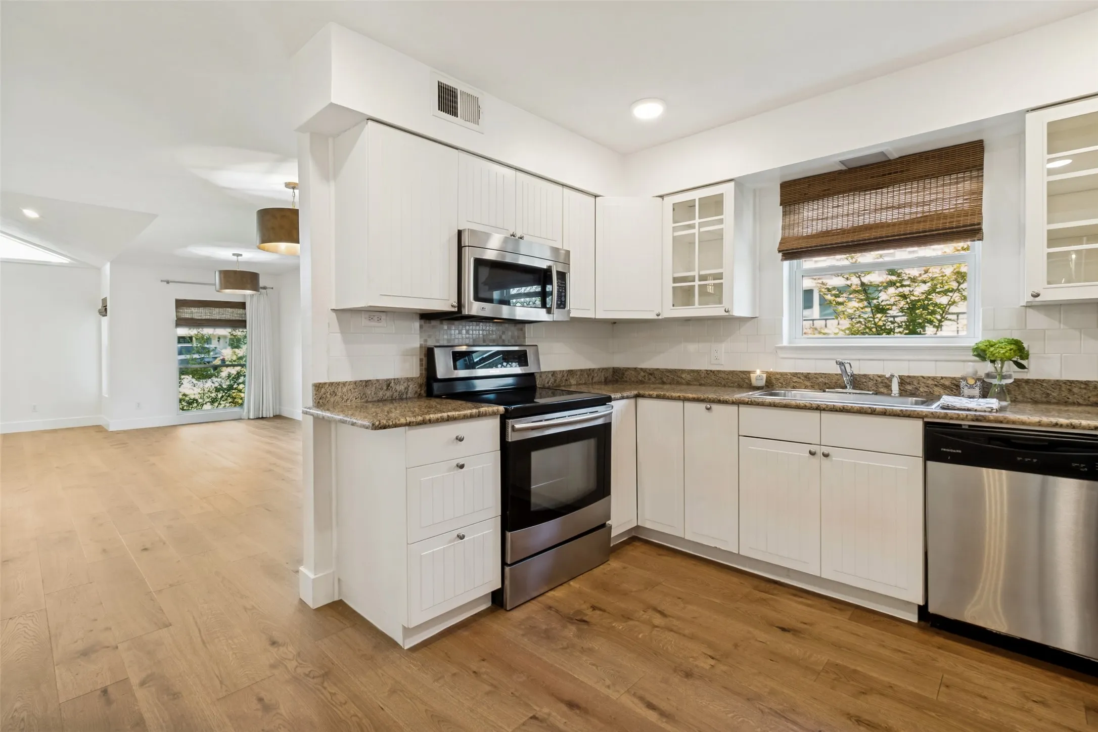 Single Family Residence For Sale in Dallas County , 5129 Mill Run Road, Dallas, Texas 75244, 3 Bedroom, 3 Bathroom, 2 Garage spaces, 2,159 Sqft, built in 1966, mls#21340449, Real Estate Agent in Dallas, Homes For Sale in Dallas county, Homes For Sale in Dallas, Realtor in Dallas Texas, Real Estate Brokerage Independent Realty Texas, Luminita Cordes Realtor