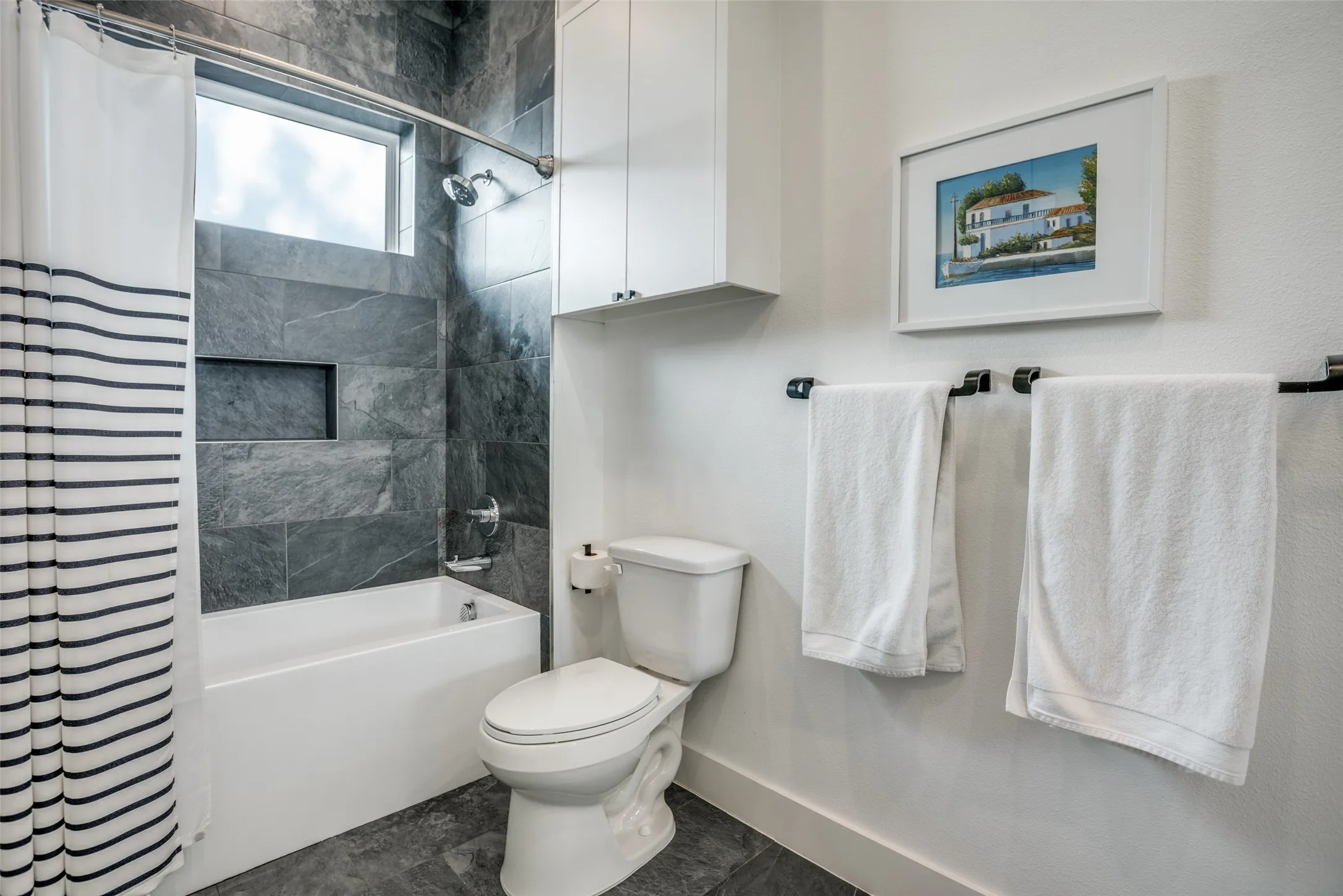 Bathroom with shower / bath combo