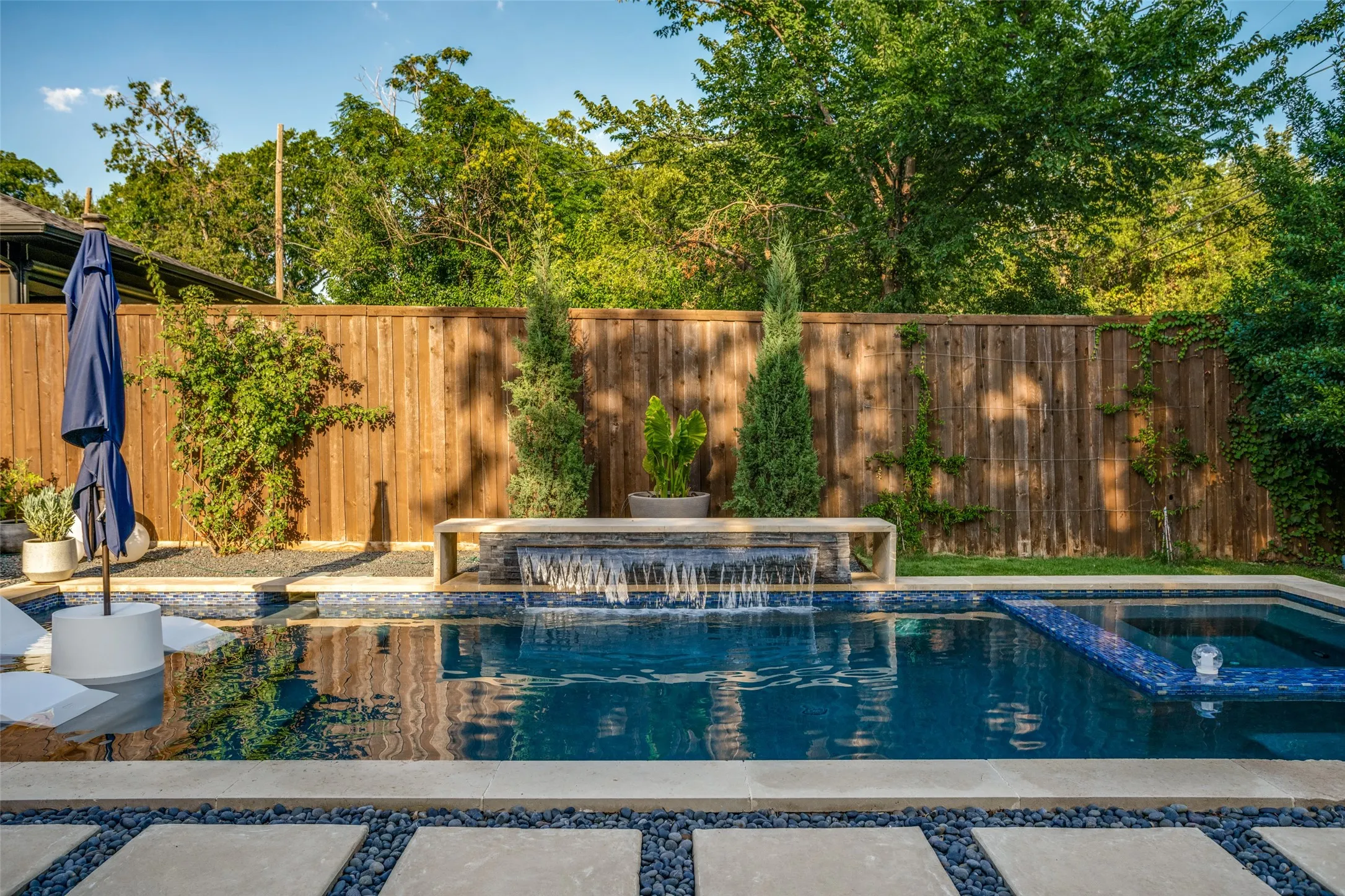 Aesthetic modern water feature creates a rhythmical vibe for relaxing.