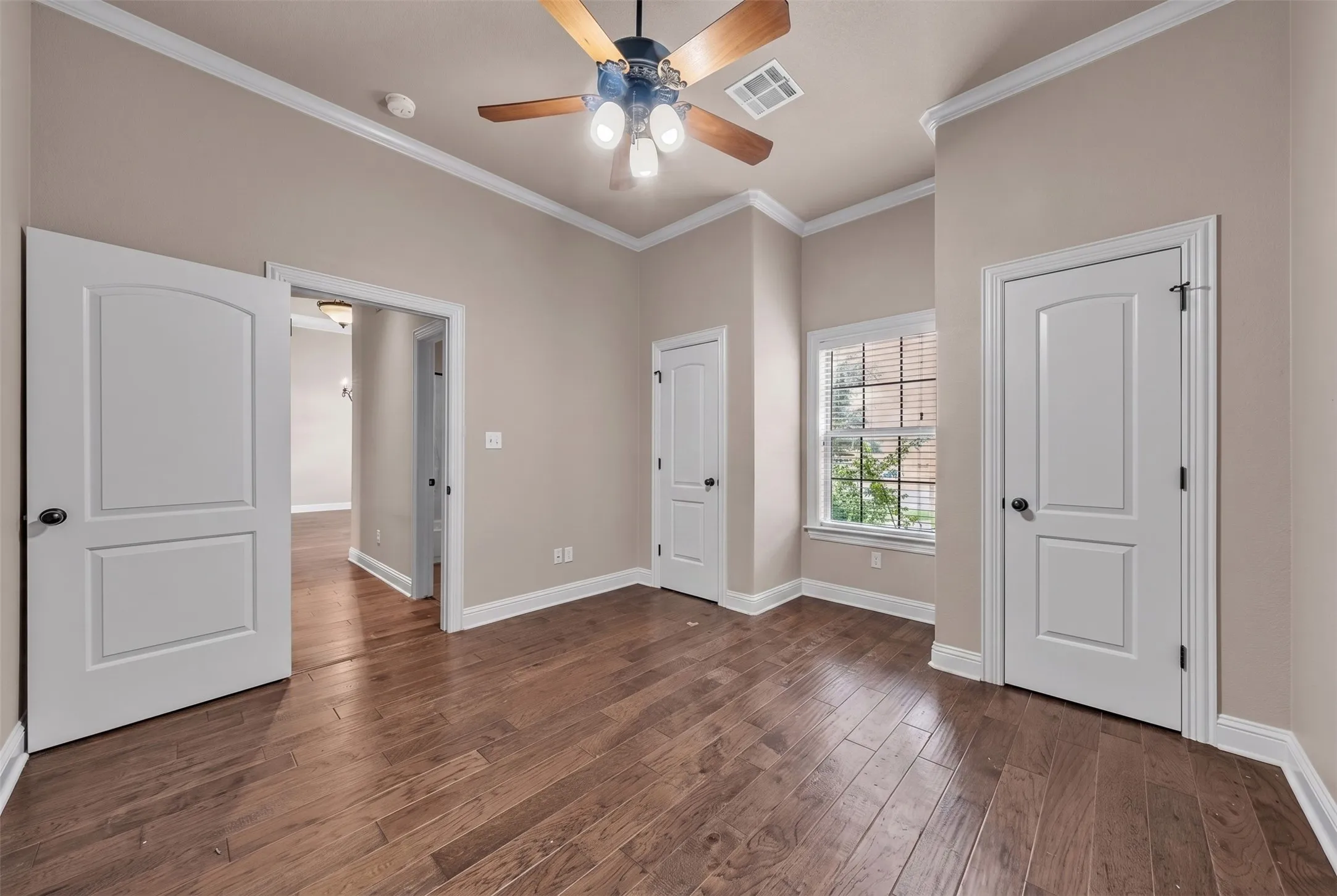 Single Family Residence For Sale in Mc Lennan County , 335 Edinburgh Lane, Waco, Texas 76712, 4 Bedroom, 3 Bathroom, 2 Garage spaces, 2,371 Sqft, built in 2010, mls#21271455, Real Estate Agent in Waco, Homes For Sale in Mc Lennan county, Homes For Sale in Waco, Realtor in Waco Texas, Real Estate Brokerage Independent Realty Texas, Luminita Cordes Realtor