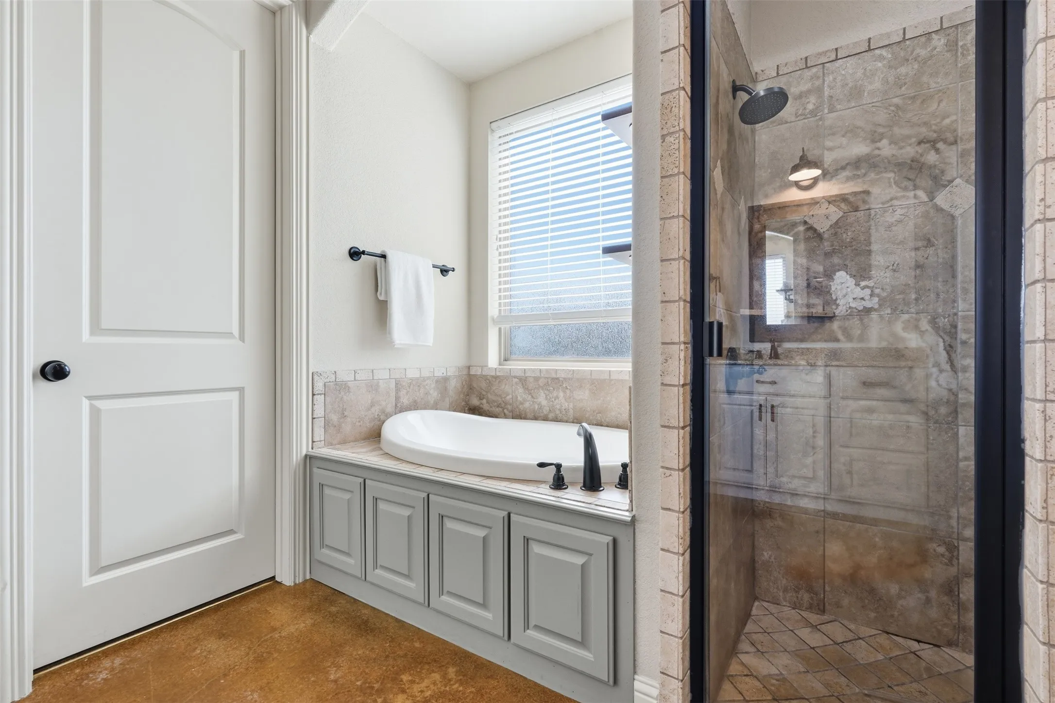 Single Family Residence For Sale in Tarrant County , 12409 Bella Vino Drive, Fort Worth, Texas 76126, 4 Bedroom, 4 Bathroom, 2 Garage spaces, 3,010 Sqft, built in 2012, mls#21337009, Real Estate Agent in Fort Worth, Homes For Sale in Tarrant county, Homes For Sale in Fort Worth, Realtor in Fort Worth Texas, Real Estate Brokerage Independent Realty Texas, Luminita Cordes Realtor