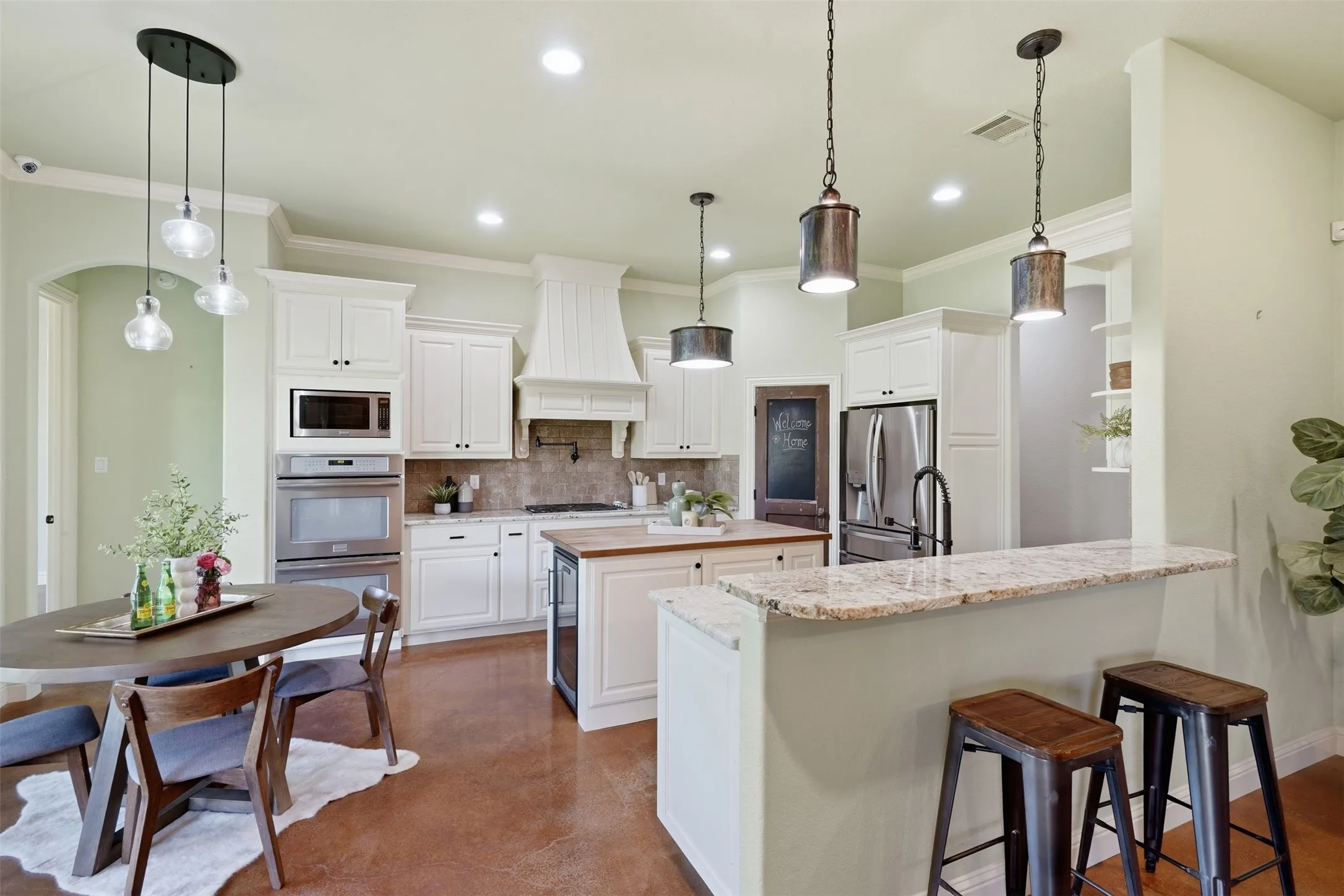 Single Family Residence For Sale in Tarrant County , 12409 Bella Vino Drive, Fort Worth, Texas 76126, 4 Bedroom, 4 Bathroom, 2 Garage spaces, 3,010 Sqft, built in 2012, mls#21337009, Real Estate Agent in Fort Worth, Homes For Sale in Tarrant county, Homes For Sale in Fort Worth, Realtor in Fort Worth Texas, Real Estate Brokerage Independent Realty Texas, Luminita Cordes Realtor