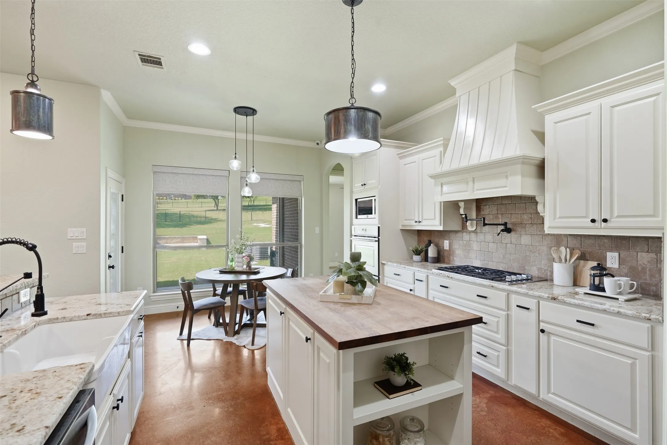 Single Family Residence For Sale in Tarrant County , 12409 Bella Vino Drive, Fort Worth, Texas 76126, 4 Bedroom, 4 Bathroom, 2 Garage spaces, 3,010 Sqft, built in 2012, mls#21337009, Real Estate Agent in Fort Worth, Homes For Sale in Tarrant county, Homes For Sale in Fort Worth, Realtor in Fort Worth Texas, Real Estate Brokerage Independent Realty Texas, Luminita Cordes Realtor