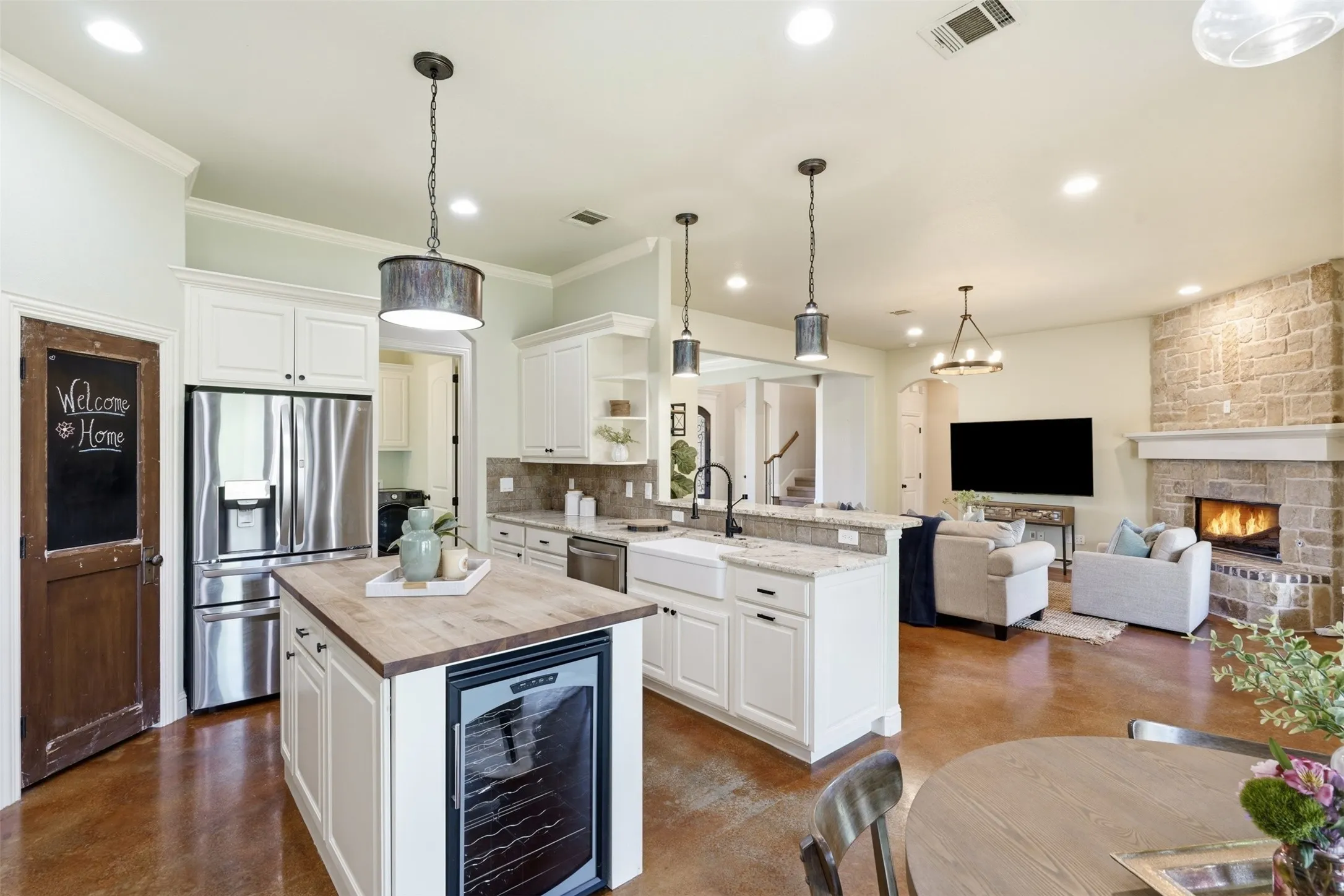 Single Family Residence For Sale in Tarrant County , 12409 Bella Vino Drive, Fort Worth, Texas 76126, 4 Bedroom, 4 Bathroom, 2 Garage spaces, 3,010 Sqft, built in 2012, mls#21337009, Real Estate Agent in Fort Worth, Homes For Sale in Tarrant county, Homes For Sale in Fort Worth, Realtor in Fort Worth Texas, Real Estate Brokerage Independent Realty Texas, Luminita Cordes Realtor