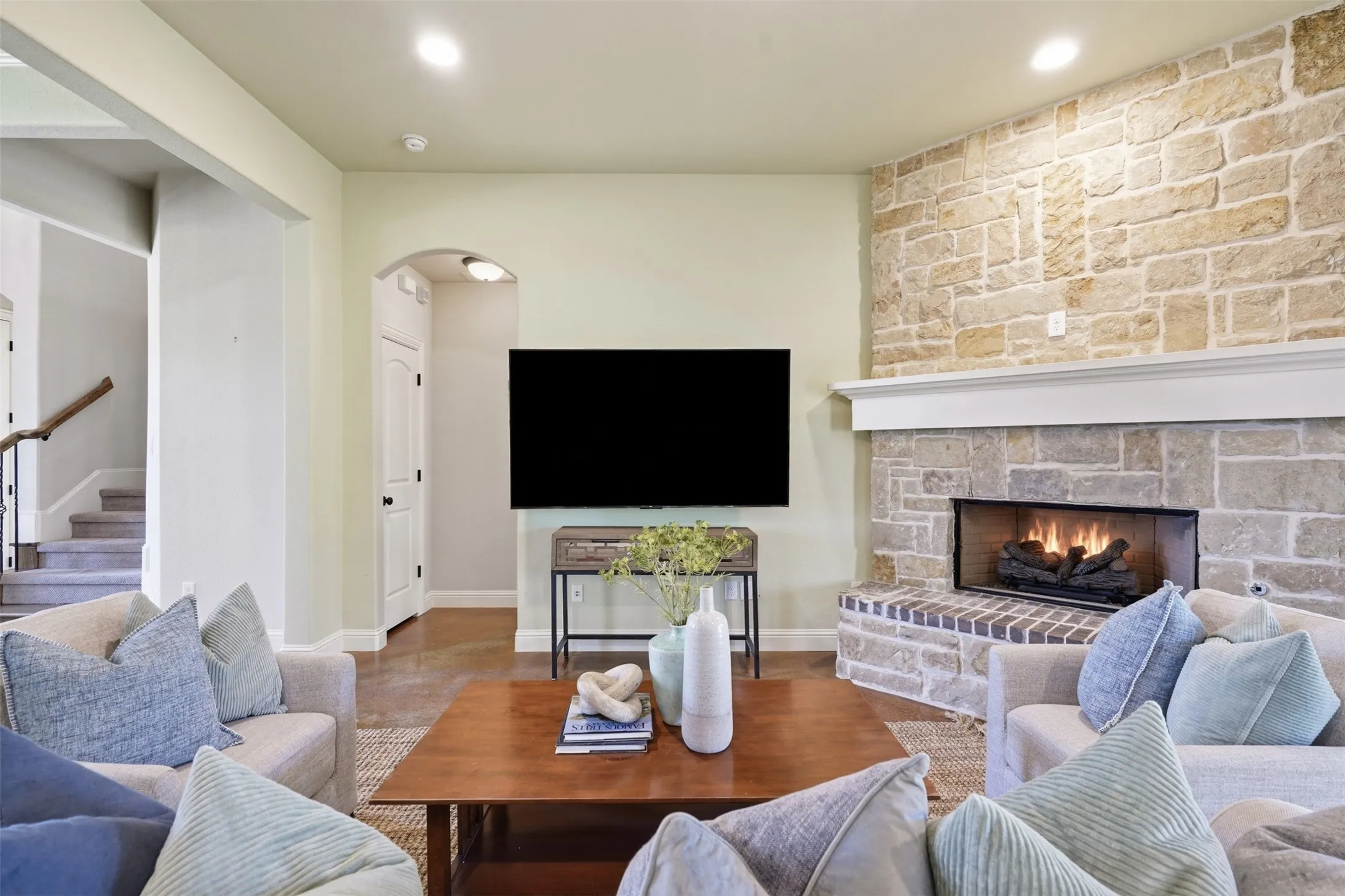 Single Family Residence For Sale in Tarrant County , 12409 Bella Vino Drive, Fort Worth, Texas 76126, 4 Bedroom, 4 Bathroom, 2 Garage spaces, 3,010 Sqft, built in 2012, mls#21337009, Real Estate Agent in Fort Worth, Homes For Sale in Tarrant county, Homes For Sale in Fort Worth, Realtor in Fort Worth Texas, Real Estate Brokerage Independent Realty Texas, Luminita Cordes Realtor
