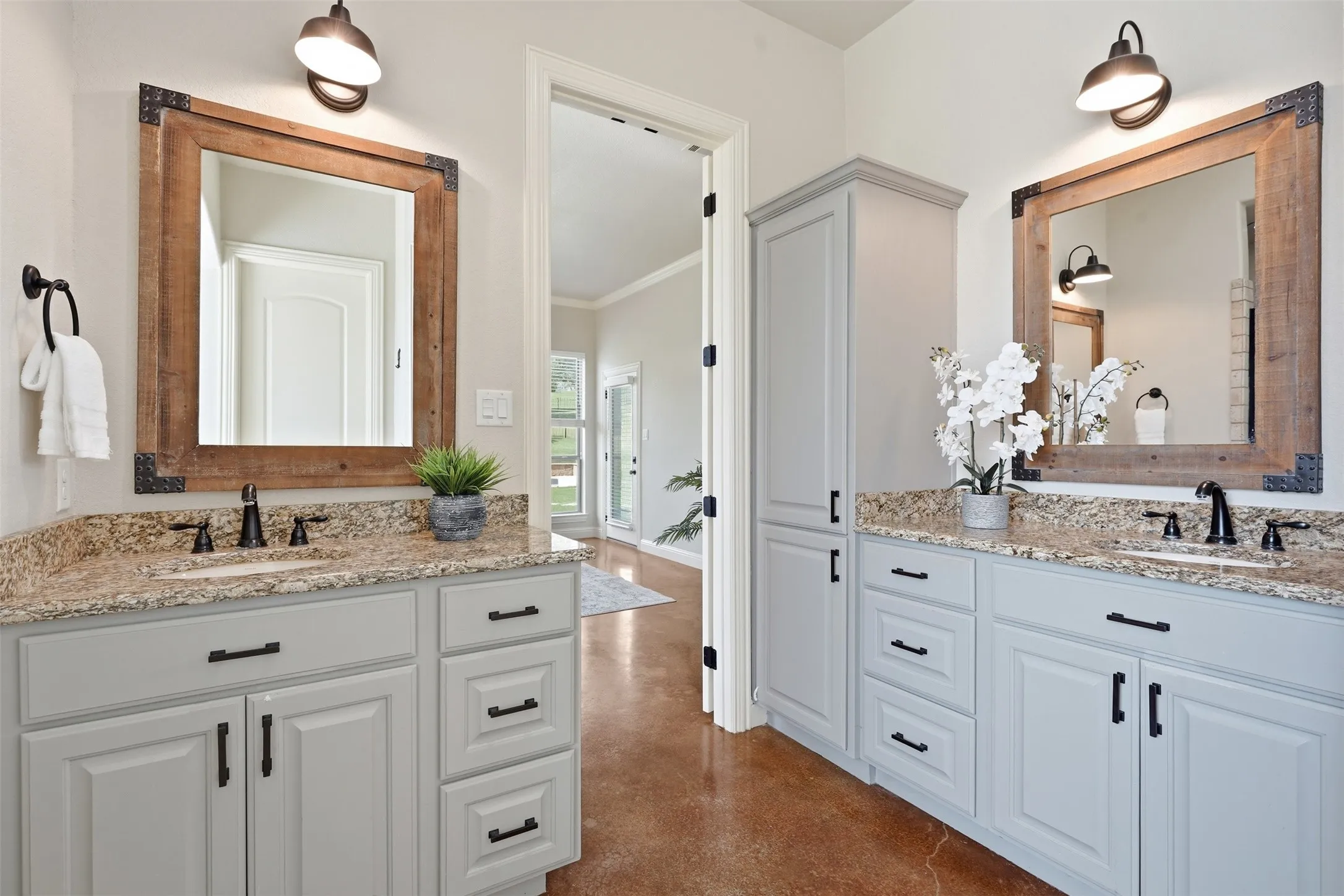 Single Family Residence For Sale in Tarrant County , 12409 Bella Vino Drive, Fort Worth, Texas 76126, 4 Bedroom, 4 Bathroom, 2 Garage spaces, 3,010 Sqft, built in 2012, mls#21337009, Real Estate Agent in Fort Worth, Homes For Sale in Tarrant county, Homes For Sale in Fort Worth, Realtor in Fort Worth Texas, Real Estate Brokerage Independent Realty Texas, Luminita Cordes Realtor