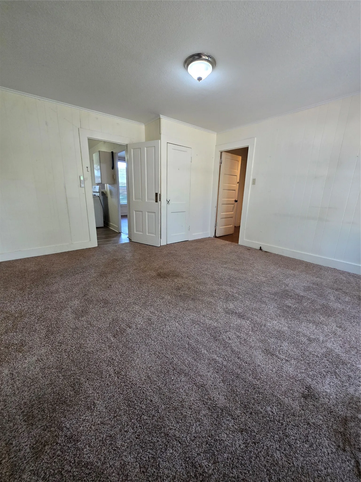 Single Family Residence For Sale in Coleman County , 714 S Commercial Avenue, Coleman, Texas 76834, 2 Bedrooms, 1 Bathroom, 1 Garage spaces, 1,261 Sqft, built in 1950, Price $85,000, mls#21340496, Real Estate Agent in Coleman, Homes For Sale in Coleman county, Homes For Sale in Coleman, Realtor in Coleman Texas, Real Estate Brokerage Independent Realty Texas, Luminita Cordes Realtor
