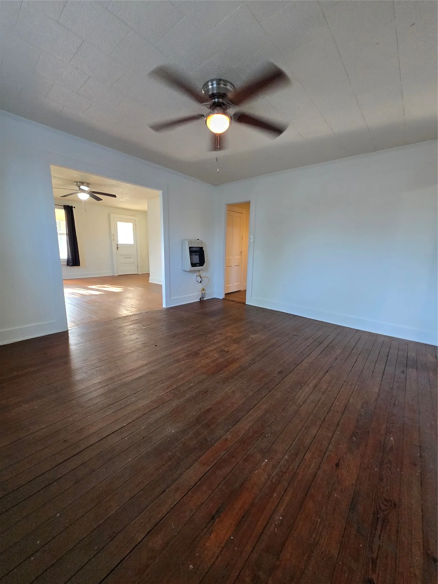 Single Family Residence For Sale in Coleman County , 714 S Commercial Avenue, Coleman, Texas 76834, 2 Bedrooms, 1 Bathroom, 1 Garage spaces, 1,261 Sqft, built in 1950, Price $85,000, mls#21340496, Real Estate Agent in Coleman, Homes For Sale in Coleman county, Homes For Sale in Coleman, Realtor in Coleman Texas, Real Estate Brokerage Independent Realty Texas, Luminita Cordes Realtor