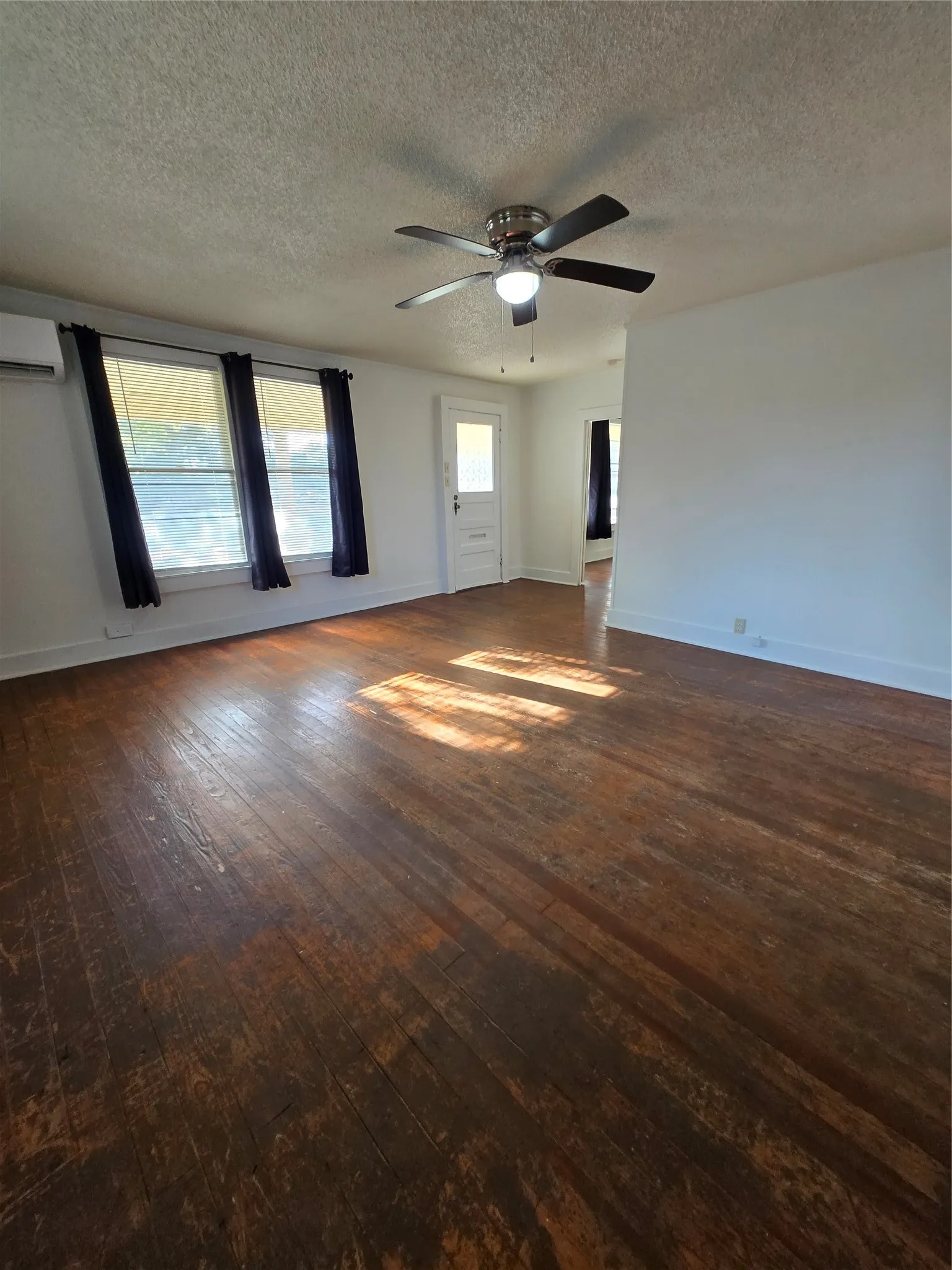 Single Family Residence For Sale in Coleman County , 714 S Commercial Avenue, Coleman, Texas 76834, 2 Bedrooms, 1 Bathroom, 1 Garage spaces, 1,261 Sqft, built in 1950, Price $85,000, mls#21340496, Real Estate Agent in Coleman, Homes For Sale in Coleman county, Homes For Sale in Coleman, Realtor in Coleman Texas, Real Estate Brokerage Independent Realty Texas, Luminita Cordes Realtor