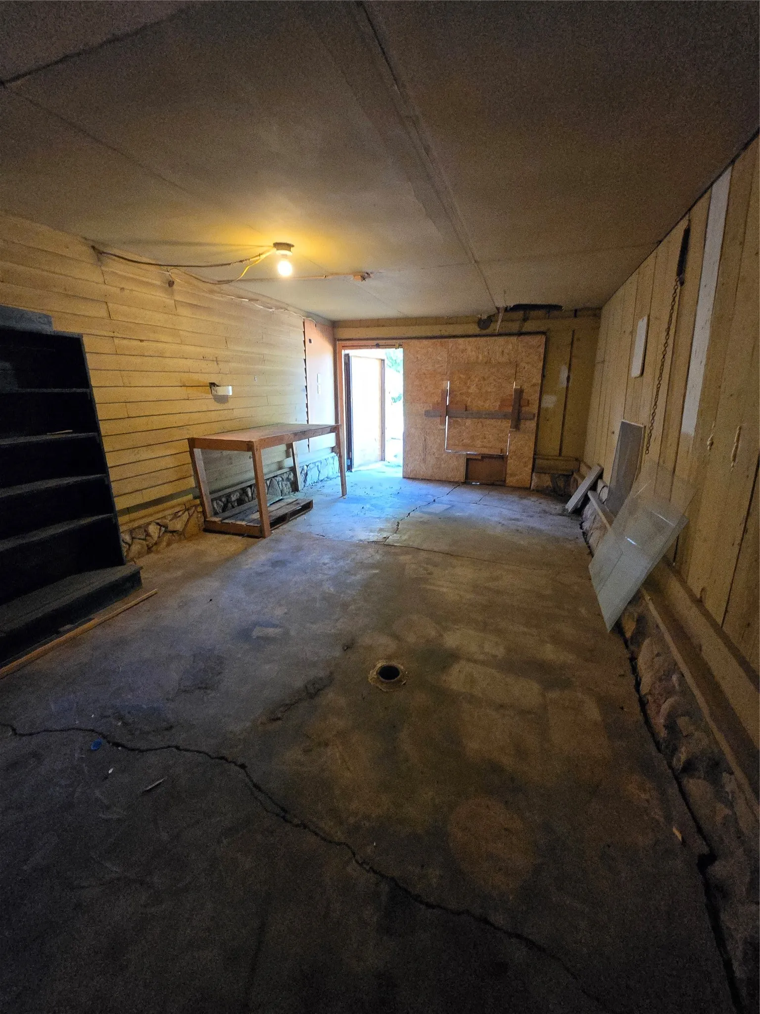 Single Family Residence For Sale in Coleman County , 714 S Commercial Avenue, Coleman, Texas 76834, 2 Bedrooms, 1 Bathroom, 1 Garage spaces, 1,261 Sqft, built in 1950, Price $85,000, mls#21340496, Real Estate Agent in Coleman, Homes For Sale in Coleman county, Homes For Sale in Coleman, Realtor in Coleman Texas, Real Estate Brokerage Independent Realty Texas, Luminita Cordes Realtor