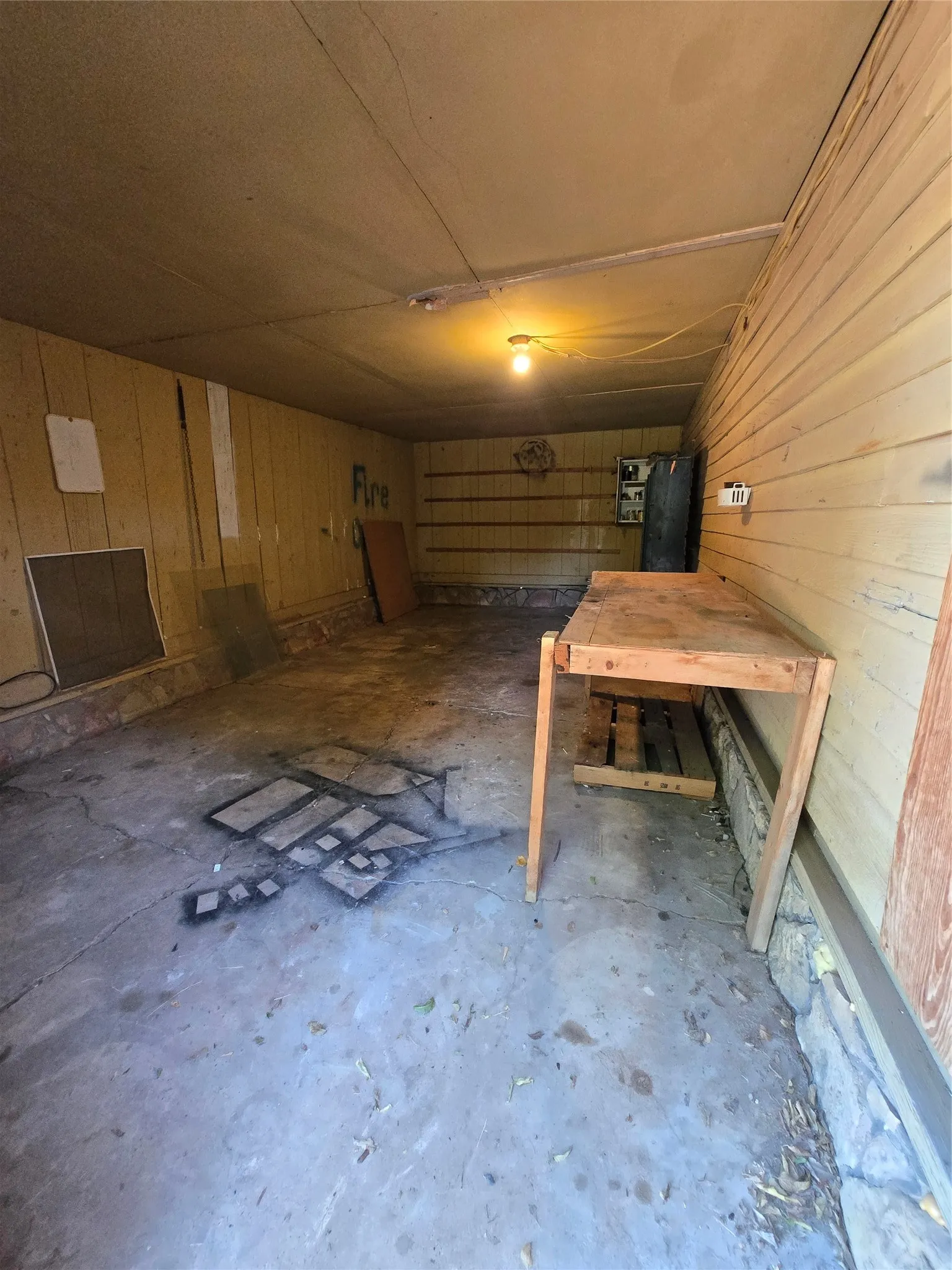Single Family Residence For Sale in Coleman County , 714 S Commercial Avenue, Coleman, Texas 76834, 2 Bedrooms, 1 Bathroom, 1 Garage spaces, 1,261 Sqft, built in 1950, Price $85,000, mls#21340496, Real Estate Agent in Coleman, Homes For Sale in Coleman county, Homes For Sale in Coleman, Realtor in Coleman Texas, Real Estate Brokerage Independent Realty Texas, Luminita Cordes Realtor