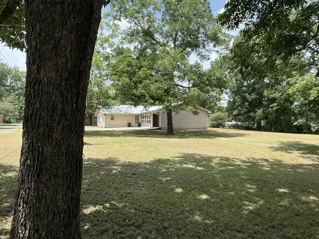 Single Family Residence For Sale in Delta County , 131 SE 7th Street, Cooper, Texas 75432, 3 Bedroom, 2 Bathroom, Garage spaces, 1,665 Sqft, built in 1989, mls#21339478, Real Estate Agent in Cooper, Homes For Sale in Delta county, Homes For Sale in Cooper, Realtor in Cooper Texas, Real Estate Brokerage Independent Realty Texas, Luminita Cordes Realtor