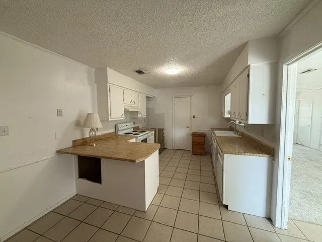 Single Family Residence For Sale in Delta County , 131 SE 7th Street, Cooper, Texas 75432, 3 Bedroom, 2 Bathroom, Garage spaces, 1,665 Sqft, built in 1989, mls#21339478, Real Estate Agent in Cooper, Homes For Sale in Delta county, Homes For Sale in Cooper, Realtor in Cooper Texas, Real Estate Brokerage Independent Realty Texas, Luminita Cordes Realtor