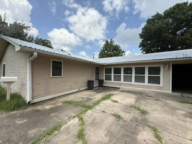 Single Family Residence For Sale in Delta County , 131 SE 7th Street, Cooper, Texas 75432, 3 Bedroom, 2 Bathroom, Garage spaces, 1,665 Sqft, built in 1989, mls#21339478, Real Estate Agent in Cooper, Homes For Sale in Delta county, Homes For Sale in Cooper, Realtor in Cooper Texas, Real Estate Brokerage Independent Realty Texas, Luminita Cordes Realtor