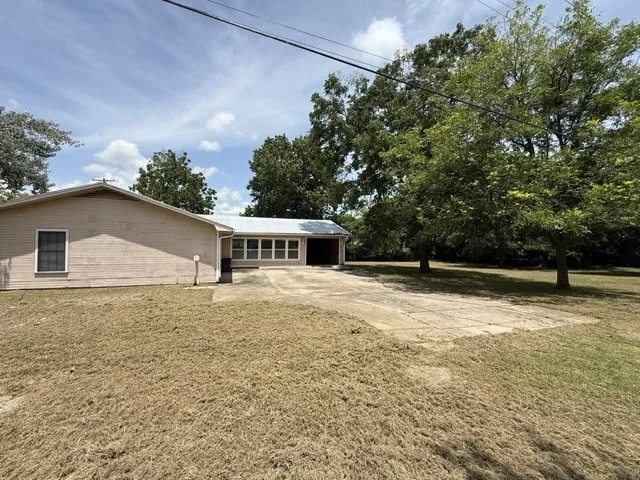 Single Family Residence For Sale in Delta County , 131 SE 7th Street, Cooper, Texas 75432, 3 Bedroom, 2 Bathroom, Garage spaces, 1,665 Sqft, built in 1989, mls#21339478, Real Estate Agent in Cooper, Homes For Sale in Delta county, Homes For Sale in Cooper, Realtor in Cooper Texas, Real Estate Brokerage Independent Realty Texas, Luminita Cordes Realtor