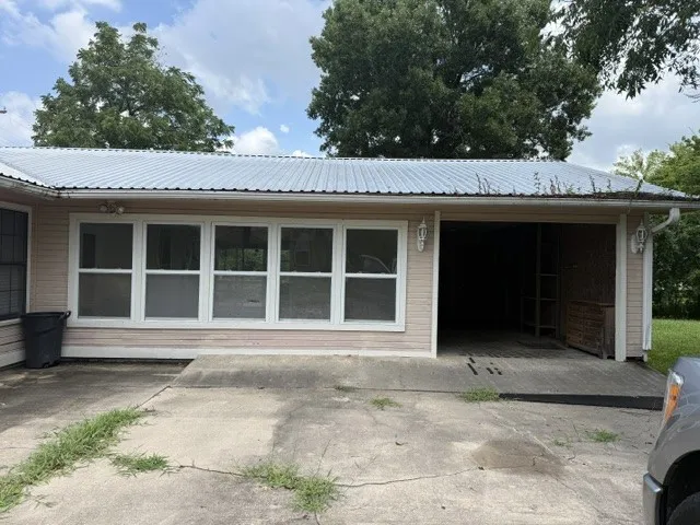 Single Family Residence For Sale in Delta County , 131 SE 7th Street, Cooper, Texas 75432, 3 Bedroom, 2 Bathroom, Garage spaces, 1,665 Sqft, built in 1989, mls#21339478, Real Estate Agent in Cooper, Homes For Sale in Delta county, Homes For Sale in Cooper, Realtor in Cooper Texas, Real Estate Brokerage Independent Realty Texas, Luminita Cordes Realtor