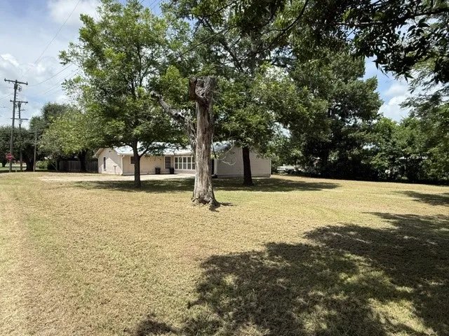 Single Family Residence For Sale in Delta County , 131 SE 7th Street, Cooper, Texas 75432, 3 Bedroom, 2 Bathroom, Garage spaces, 1,665 Sqft, built in 1989, mls#21339478, Real Estate Agent in Cooper, Homes For Sale in Delta county, Homes For Sale in Cooper, Realtor in Cooper Texas, Real Estate Brokerage Independent Realty Texas, Luminita Cordes Realtor