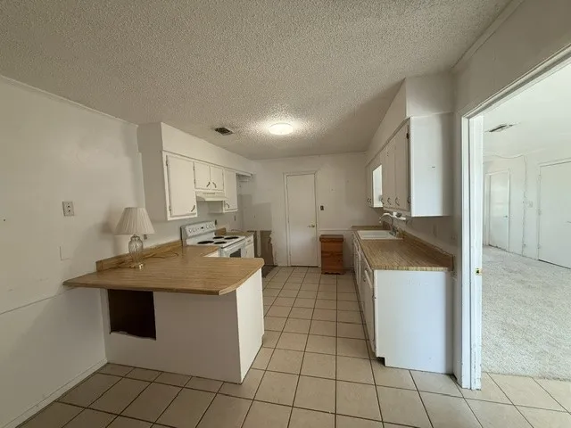 Single Family Residence For Sale in Delta County , 131 SE 7th Street, Cooper, Texas 75432, 3 Bedroom, 2 Bathroom, Garage spaces, 1,665 Sqft, built in 1989, mls#21339478, Real Estate Agent in Cooper, Homes For Sale in Delta county, Homes For Sale in Cooper, Realtor in Cooper Texas, Real Estate Brokerage Independent Realty Texas, Luminita Cordes Realtor