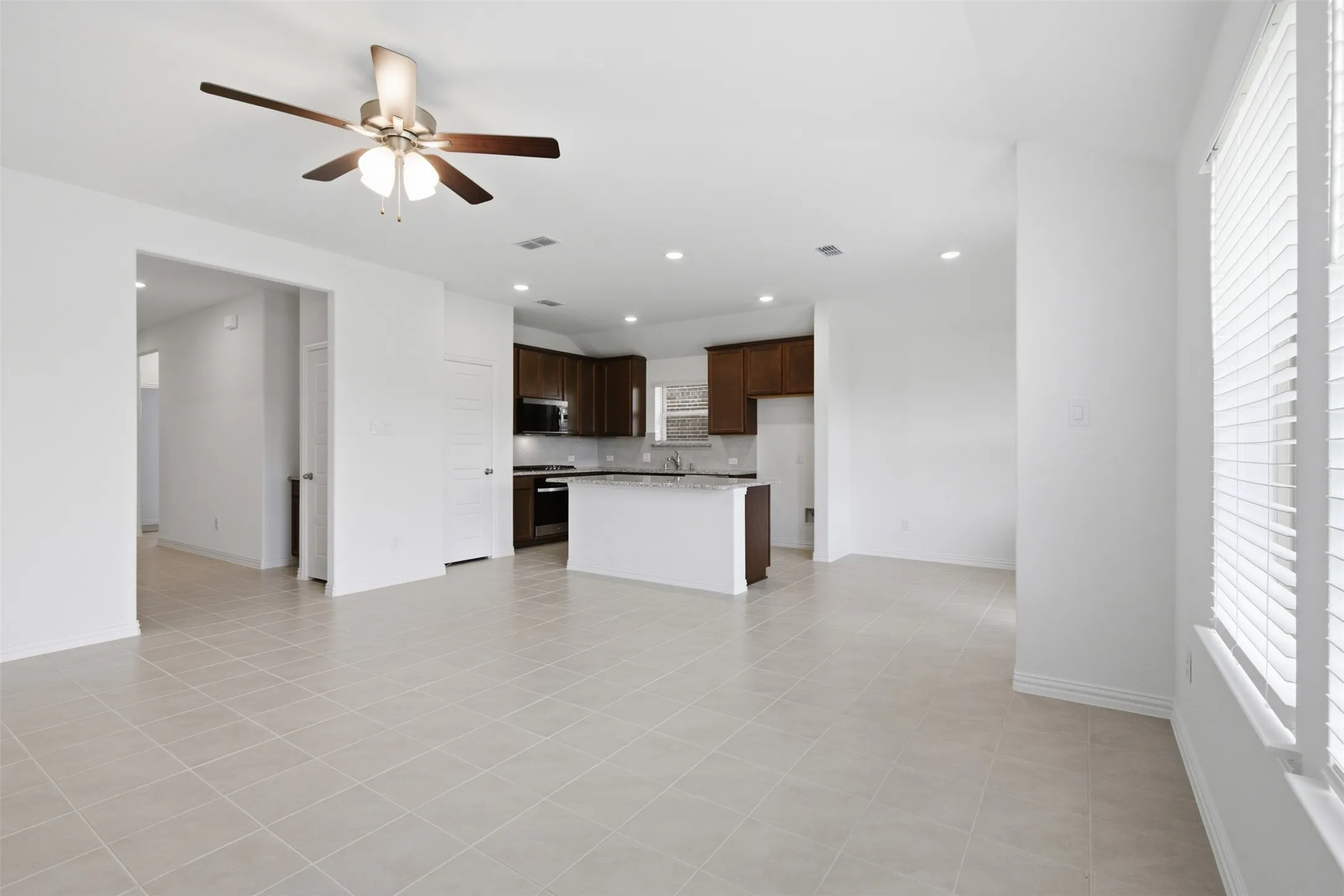 Single Family Residence For Rent in Denton County , 825 Birdie Drive, Little Elm, Texas 75068, 3 Bedroom, 2 Bathroom, 2 Garage spaces, 1,518 Sqft, built in 2026, mls#21340438, Real Estate Agent in Little Elm, Homes For Rent in Denton county, Homes For Rent in Little Elm, Realtor in Little Elm Texas, Real Estate Brokerage Independent Realty Texas, Luminita Cordes Realtor