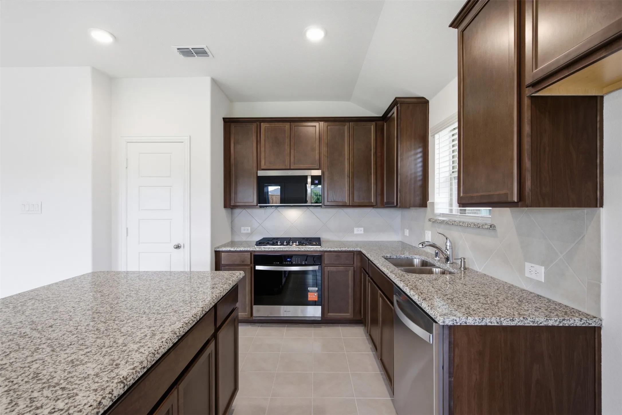 Single Family Residence For Rent in Denton County , 825 Birdie Drive, Little Elm, Texas 75068, 3 Bedroom, 2 Bathroom, 2 Garage spaces, 1,518 Sqft, built in 2026, mls#21340438, Real Estate Agent in Little Elm, Homes For Rent in Denton county, Homes For Rent in Little Elm, Realtor in Little Elm Texas, Real Estate Brokerage Independent Realty Texas, Luminita Cordes Realtor